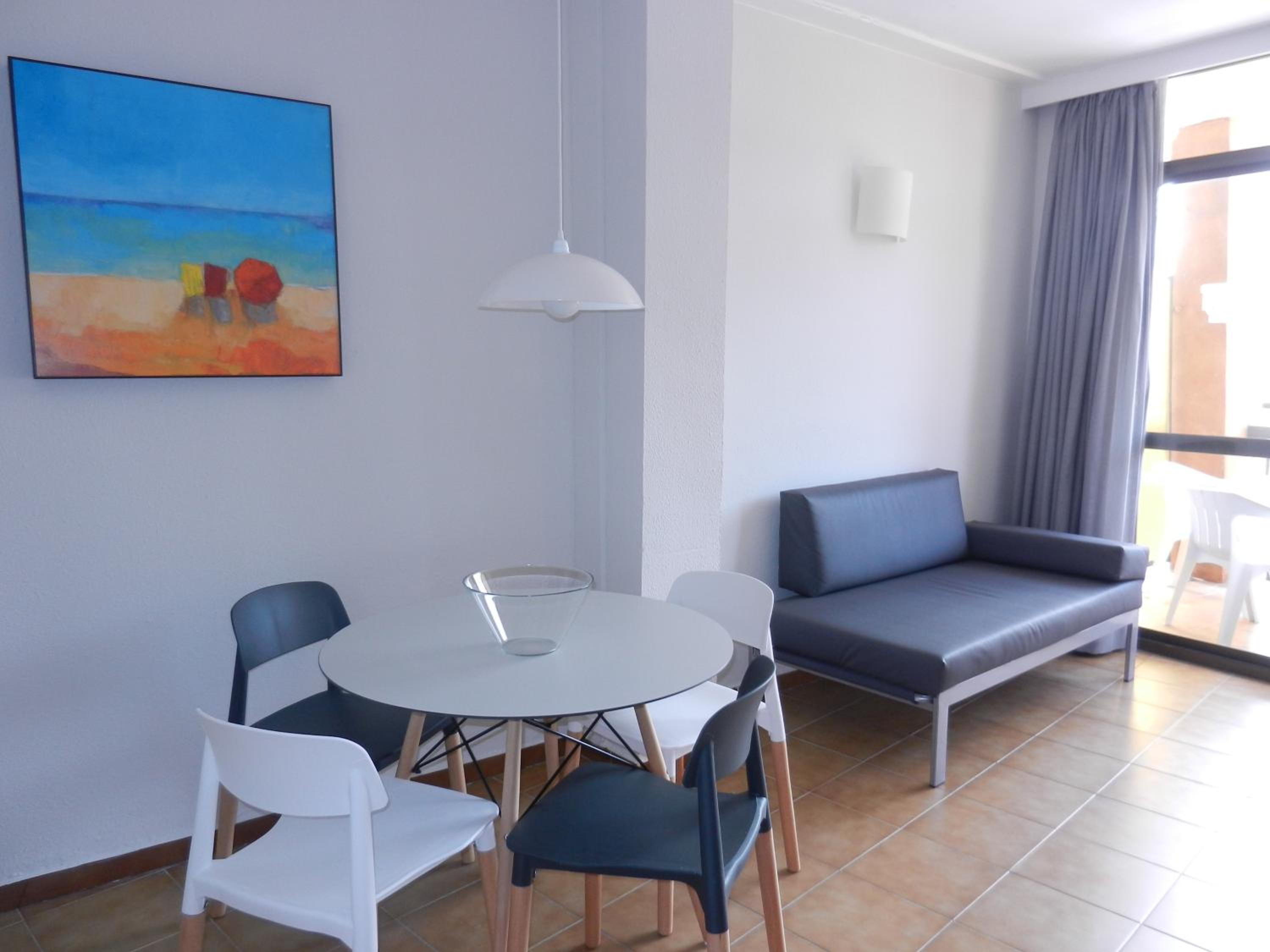 Studio with Balcony (2-3 Adults) - Photo 1
