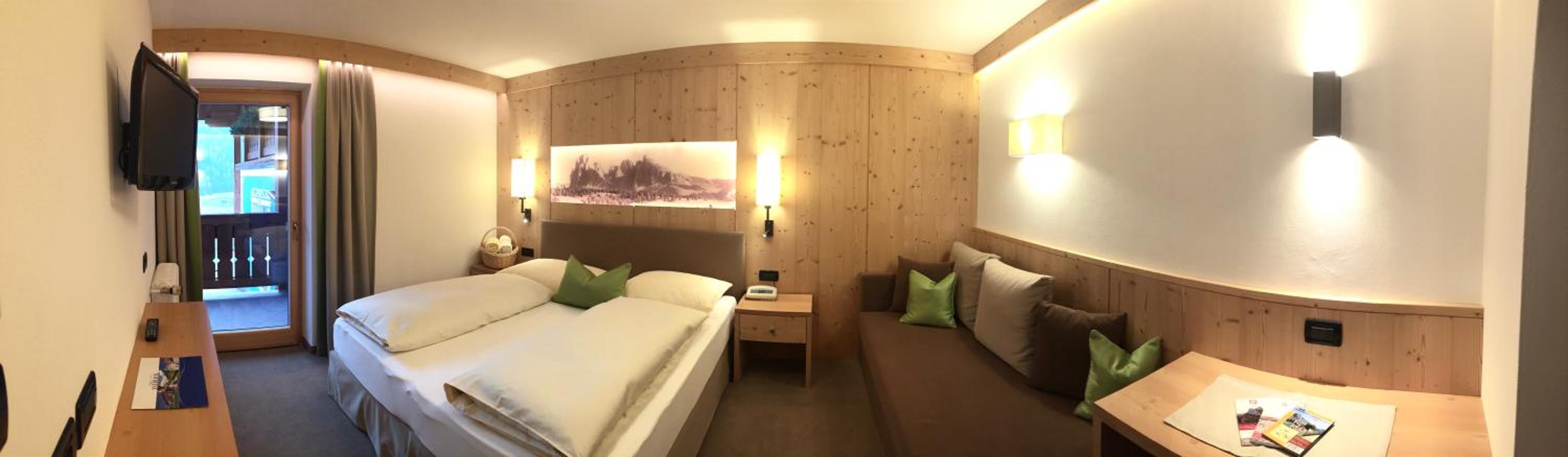 Superior Double Room with Balcony - Photo 1