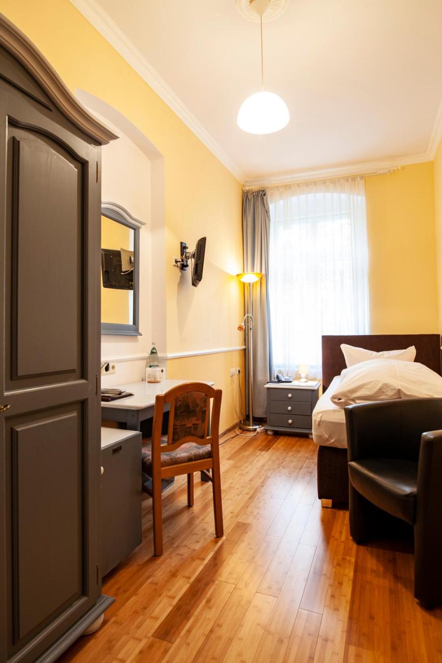 Standard Single Room photo 2