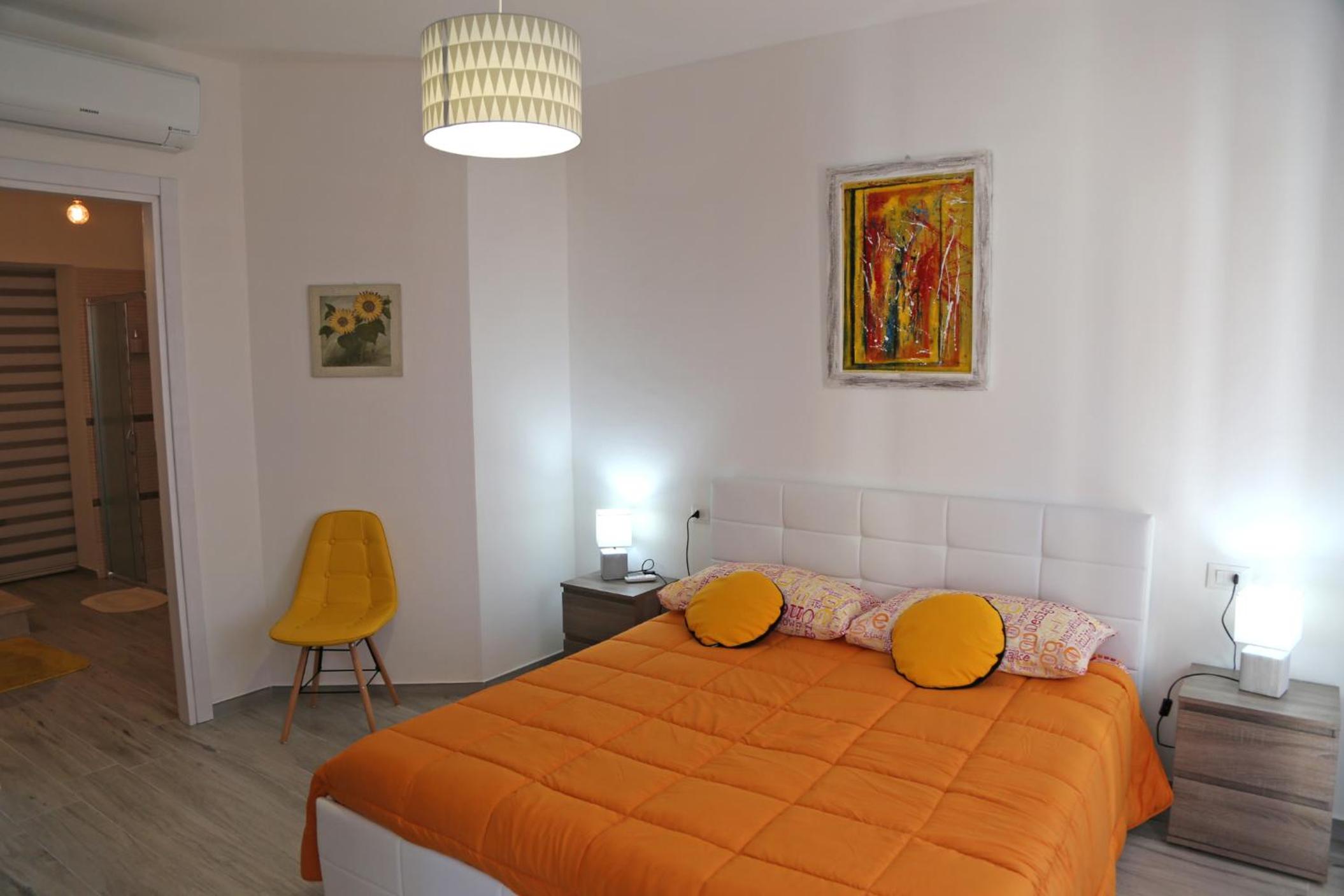 Deluxe Double Room (2 Adults + 1 Child) - Photo 12