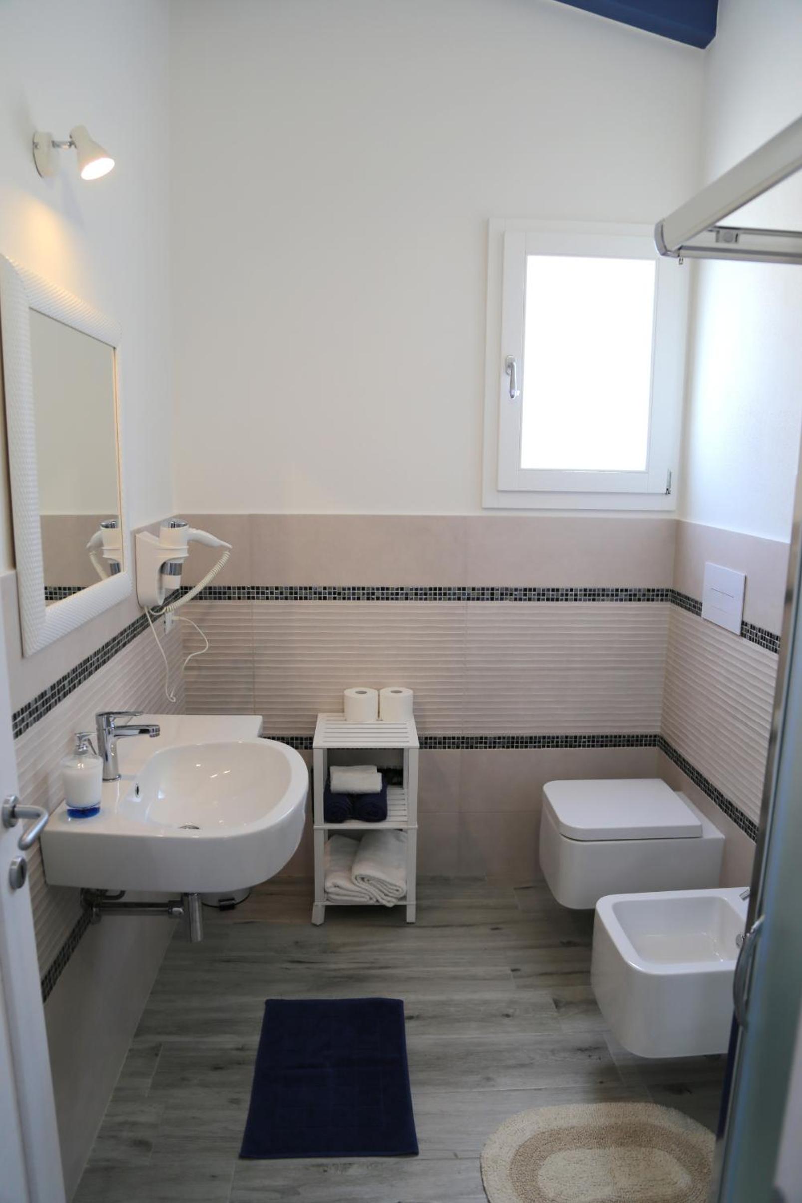 Triple Room - Photo 8