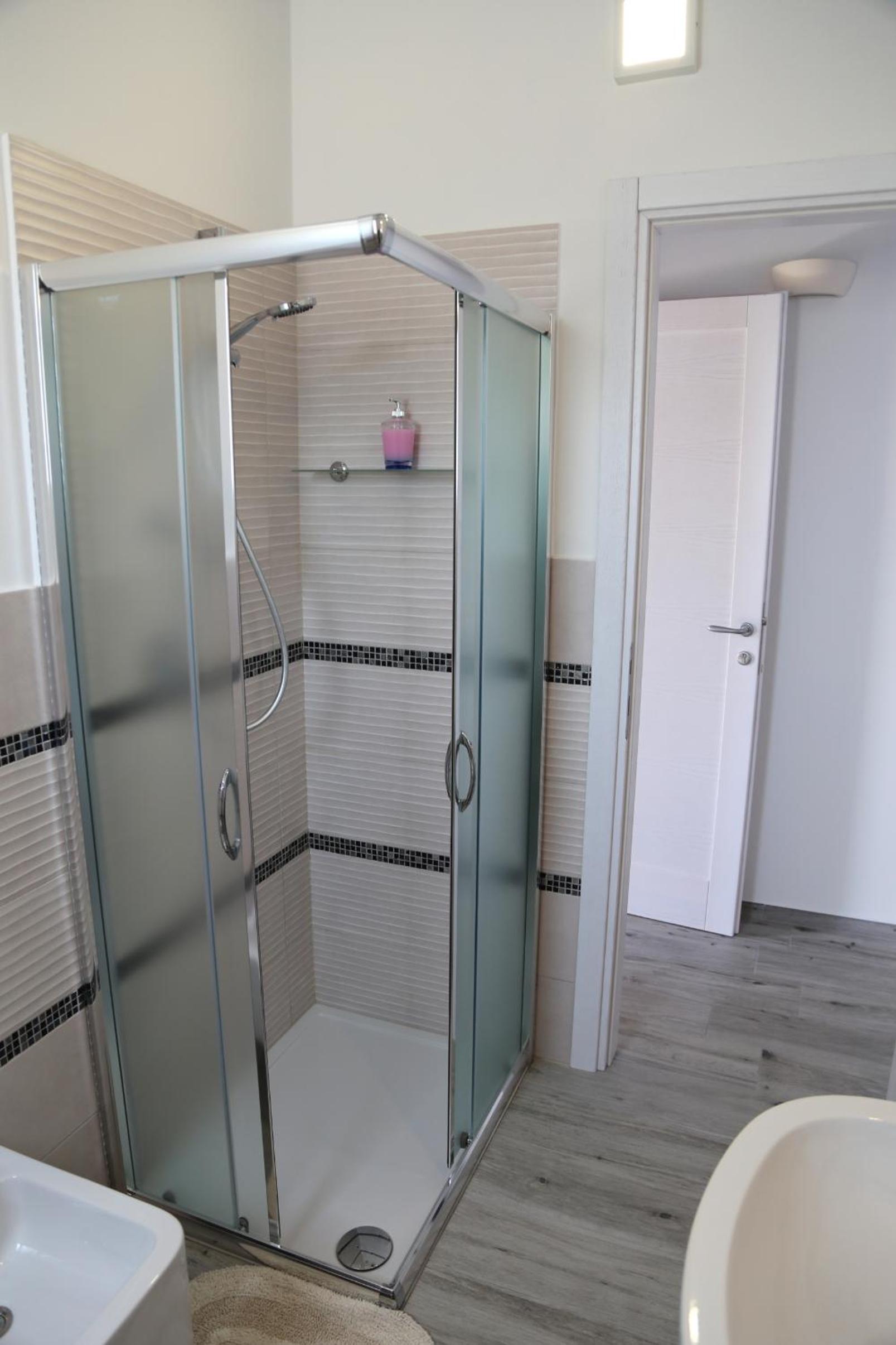 Triple Room - Photo 7