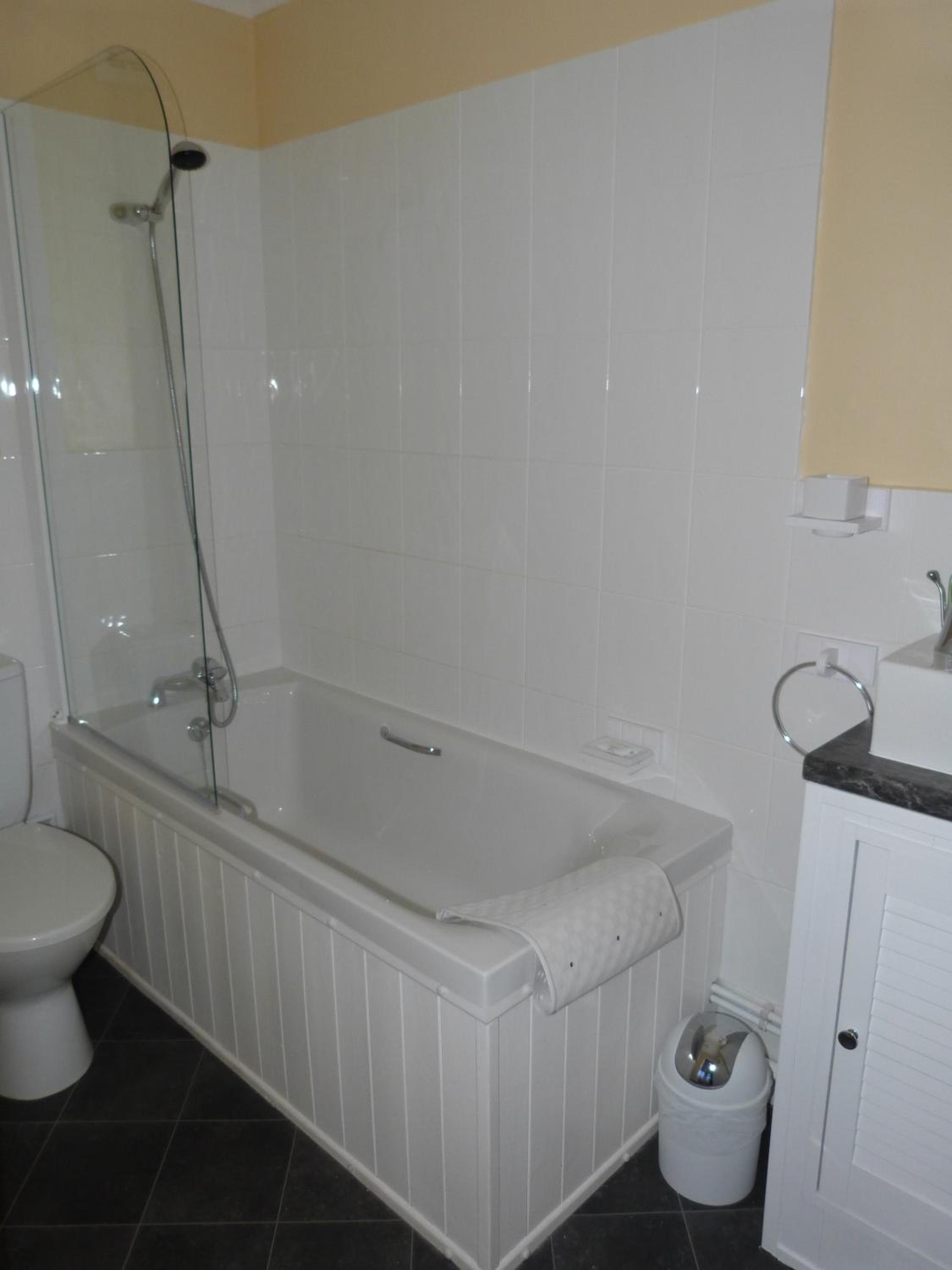 Double Room - Photo 9