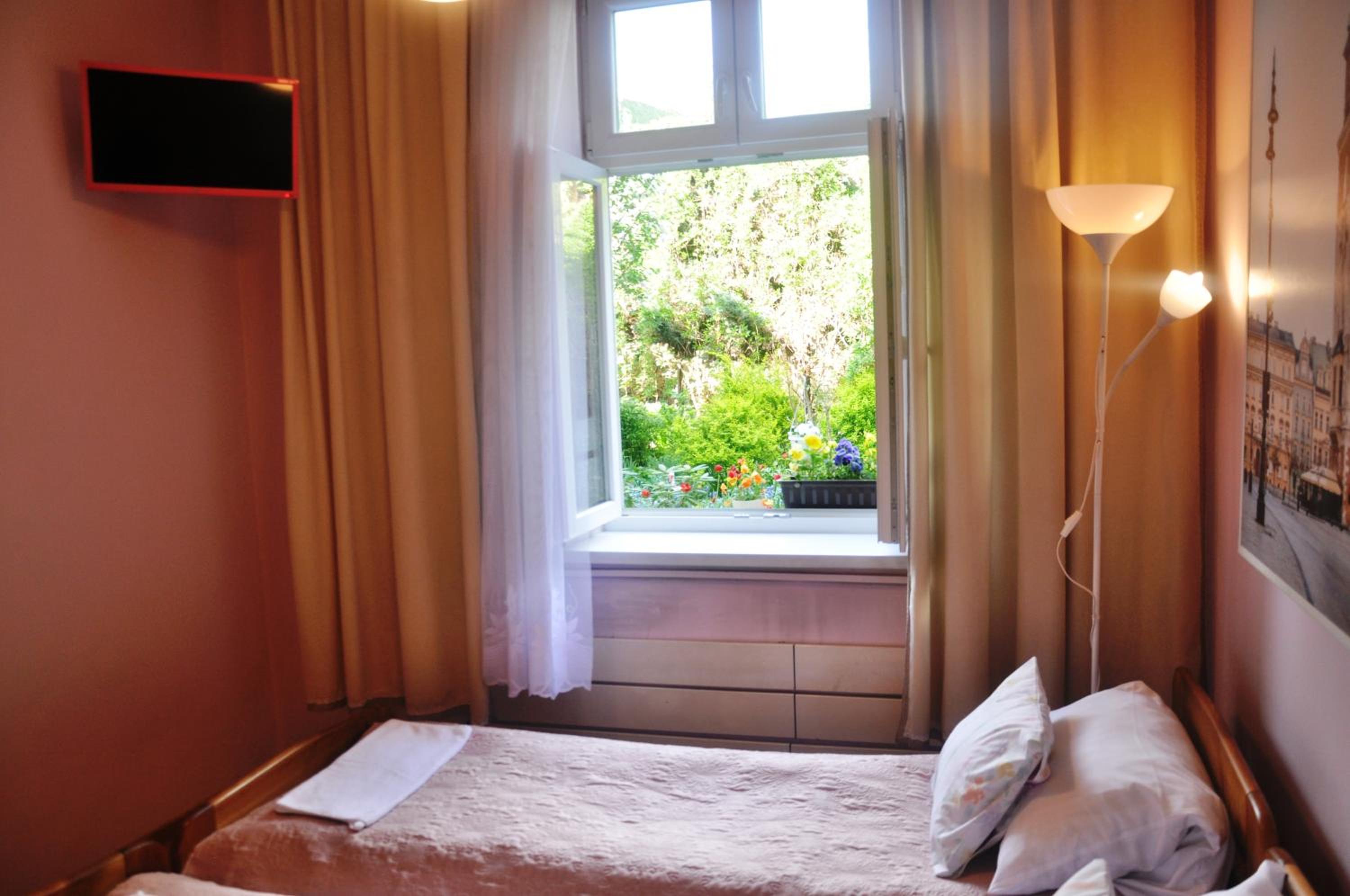 Apartment with Garden View