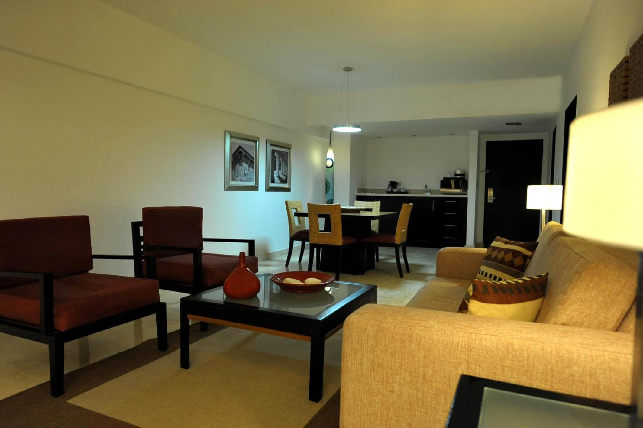 One-Bedroom King Suite with Sofa Bed - Non-Smoking - Photo 2