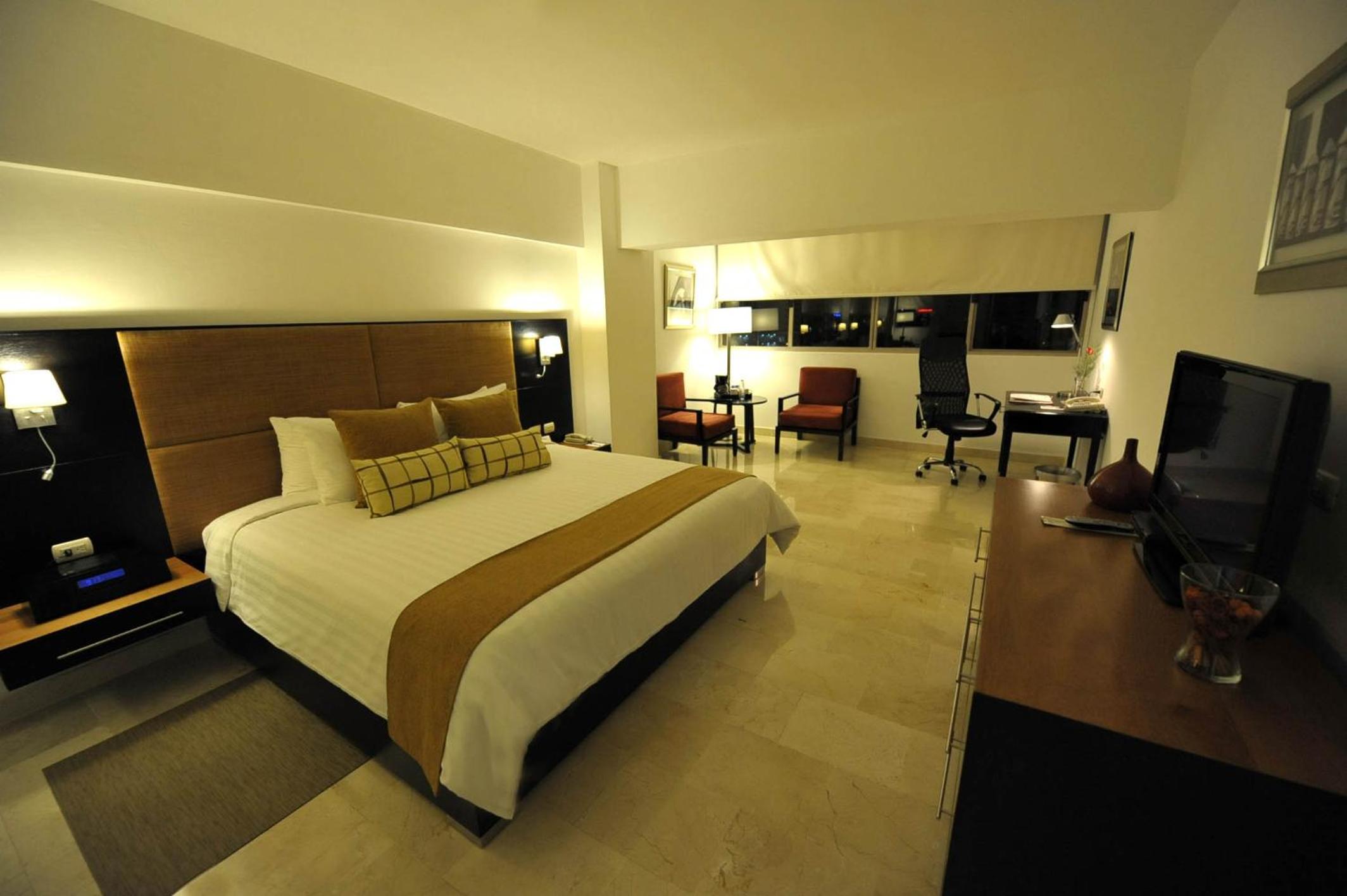 Standard King Bed - Photo 2