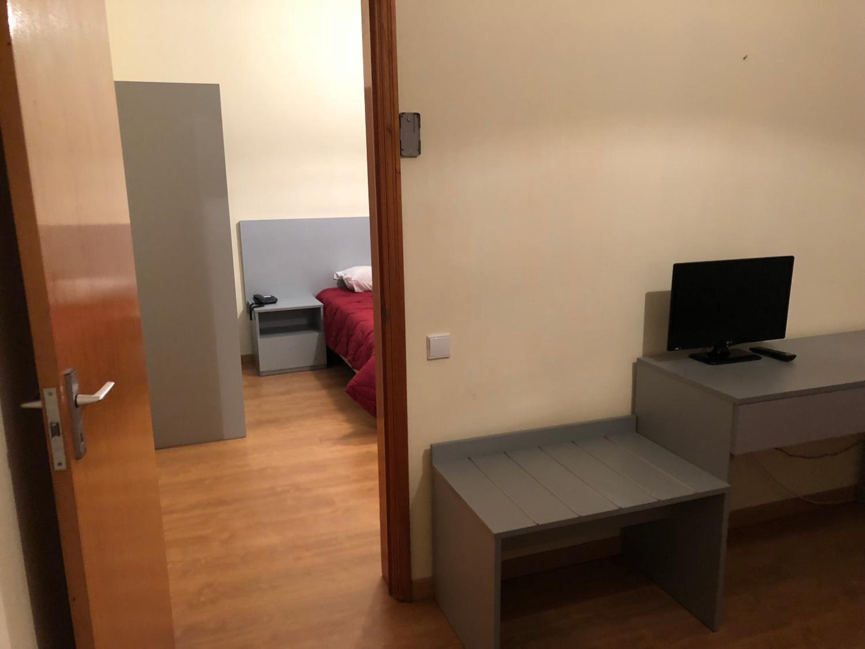 Family Room - Photo 4