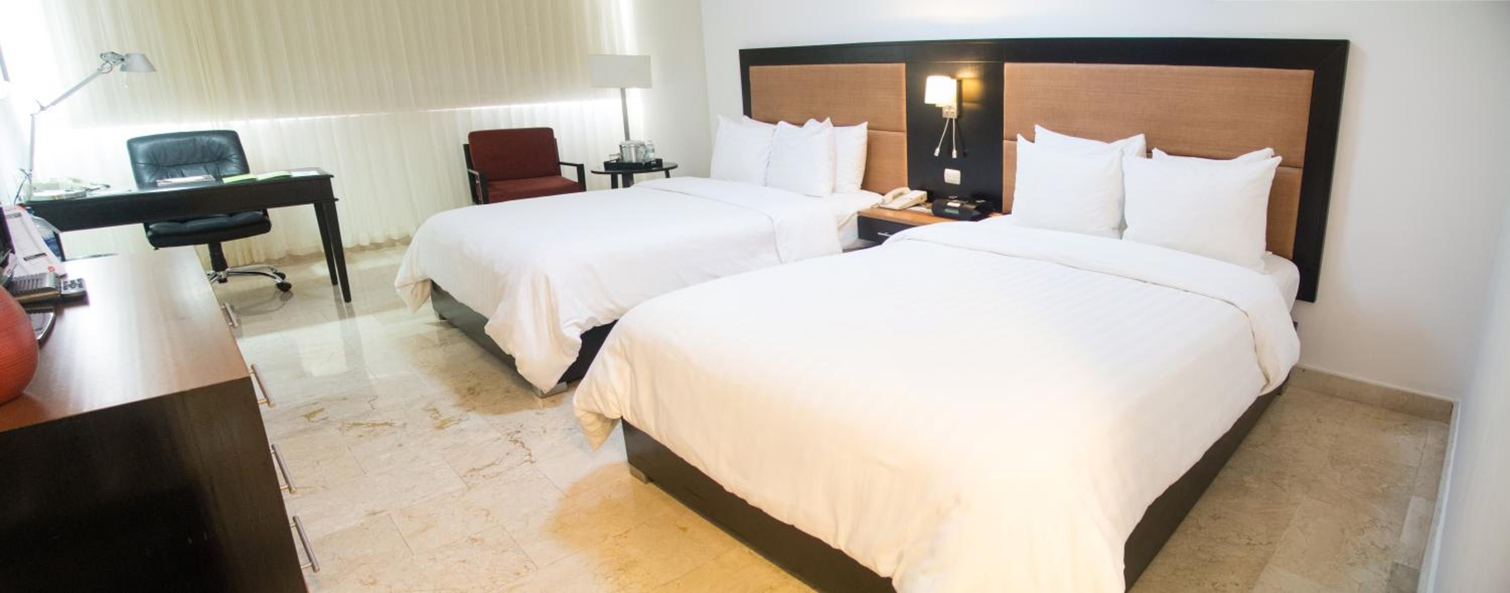 Standard King Bed - Photo 4