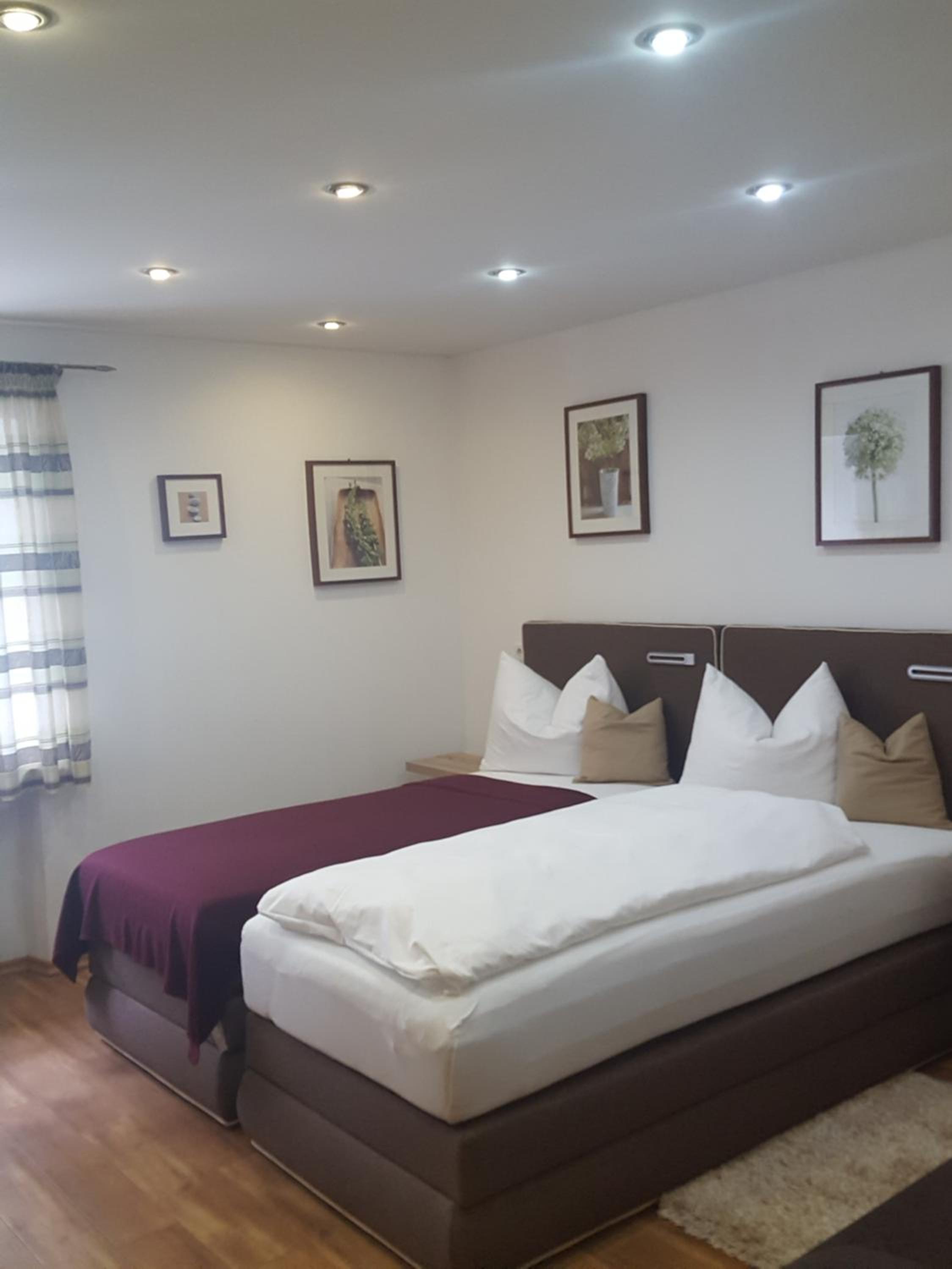 Deluxe Double Room with Shower - Photo 15