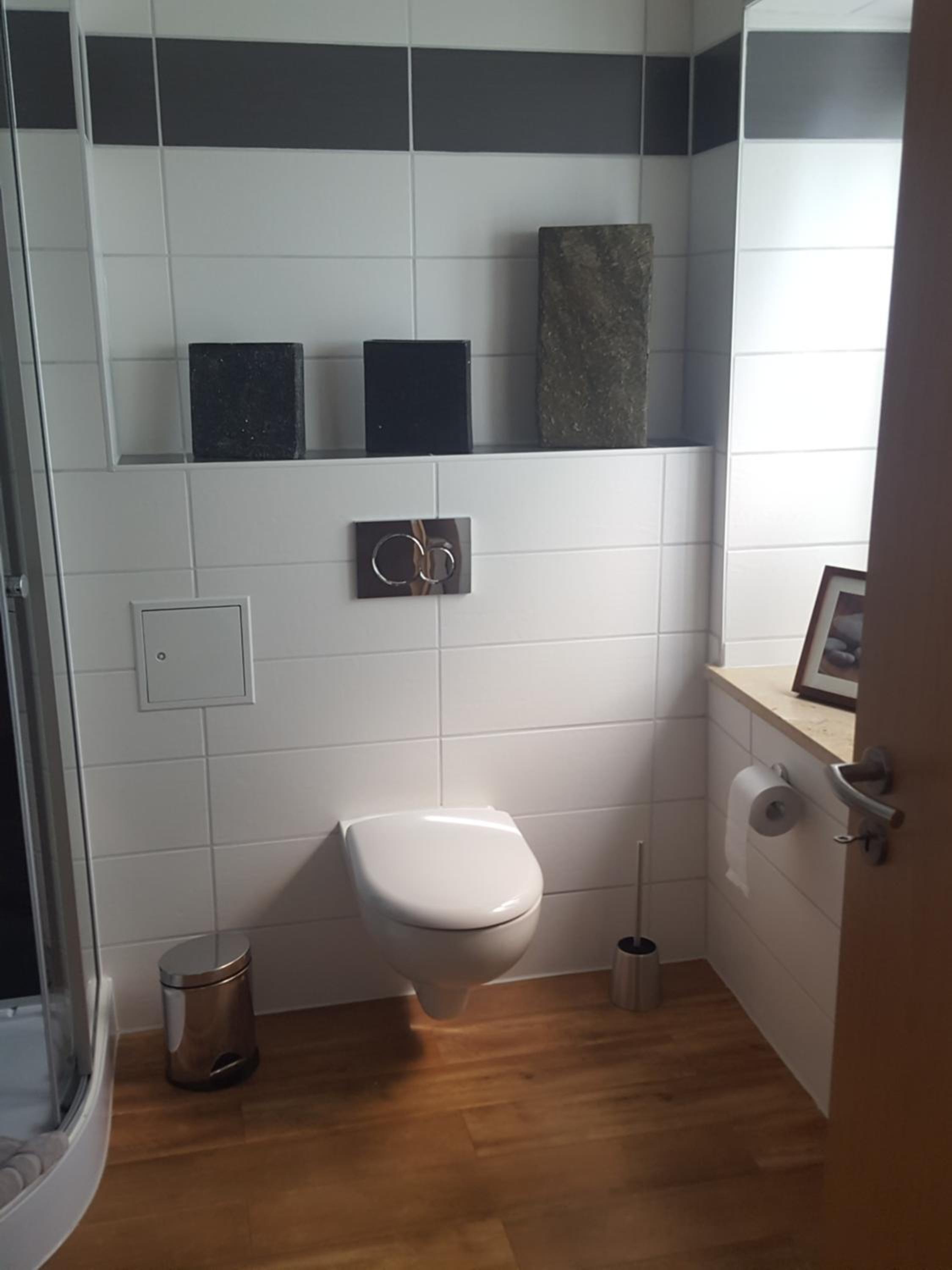 Deluxe Double Room with Shower - Photo 17