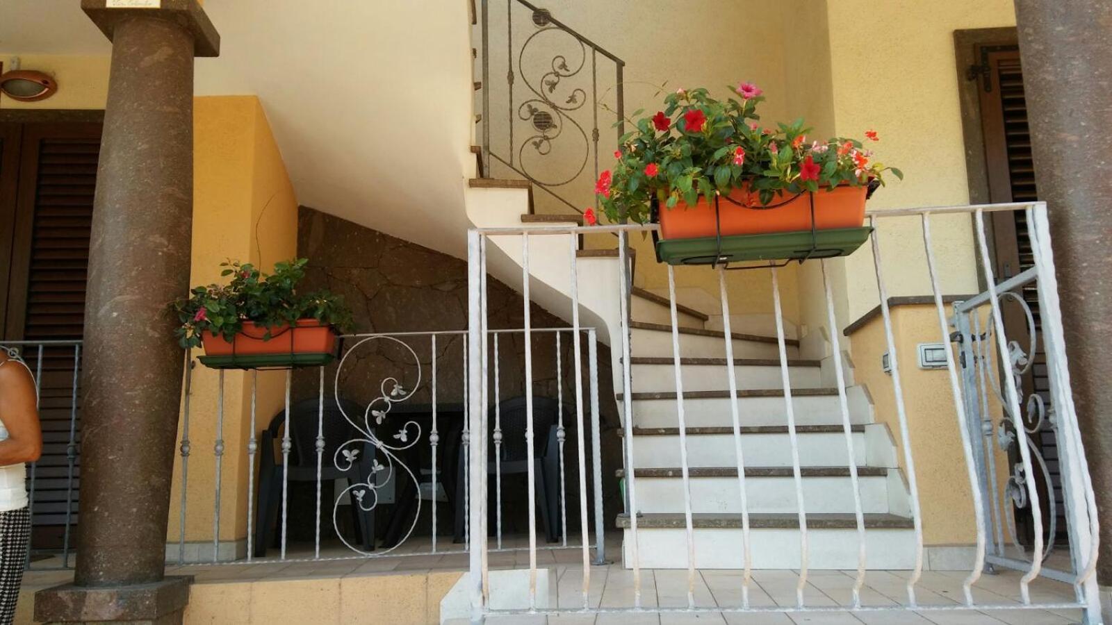 One-Bedroom Apartment with Sea View photo 2