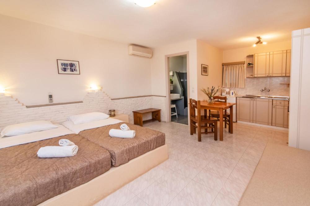 Economy Twin Room photo 1