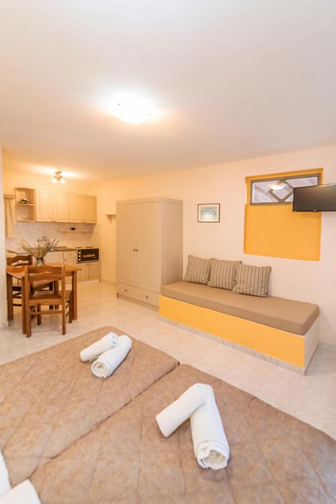 Economy Twin Room photo 2