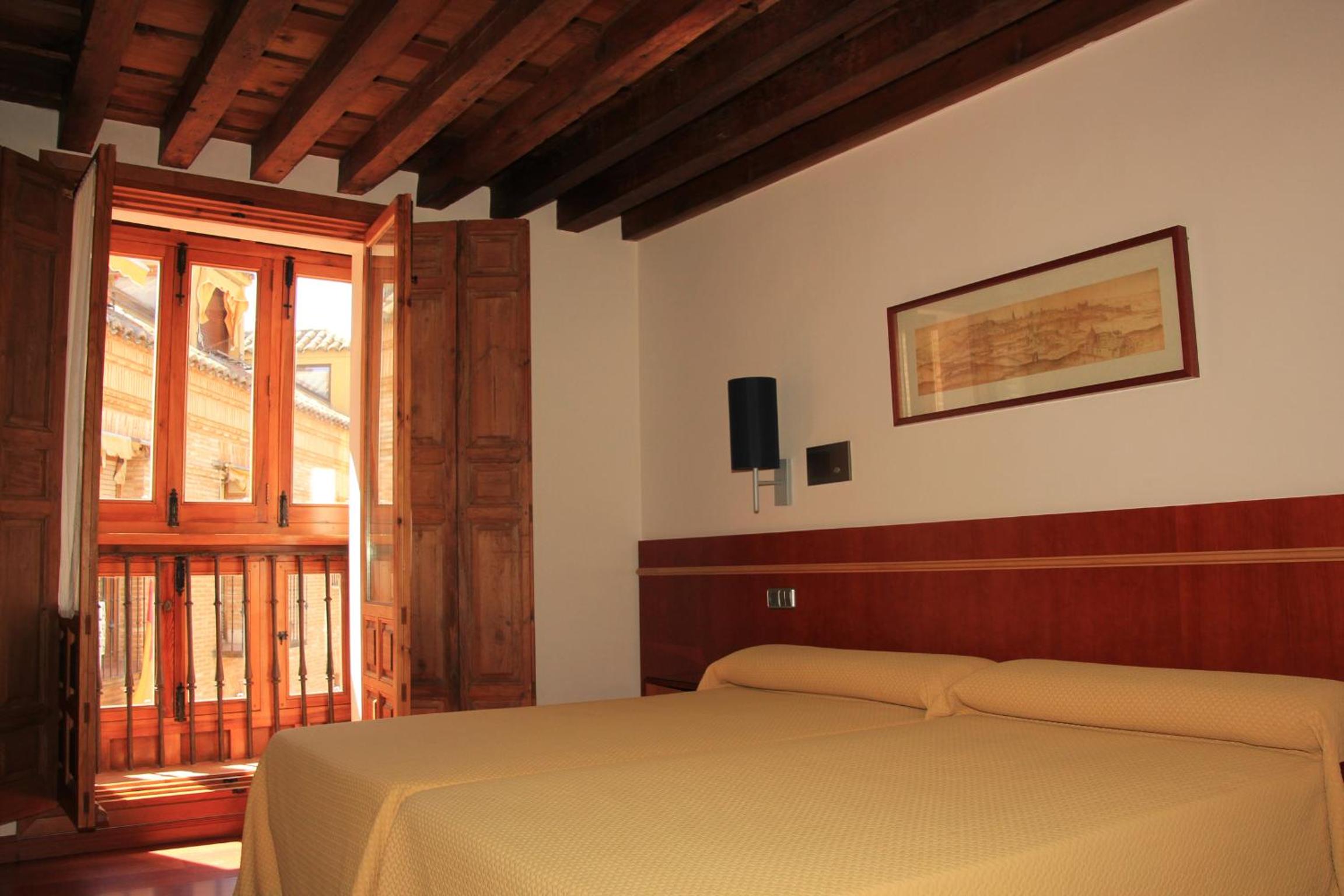 Double or Twin Room - Photo 6