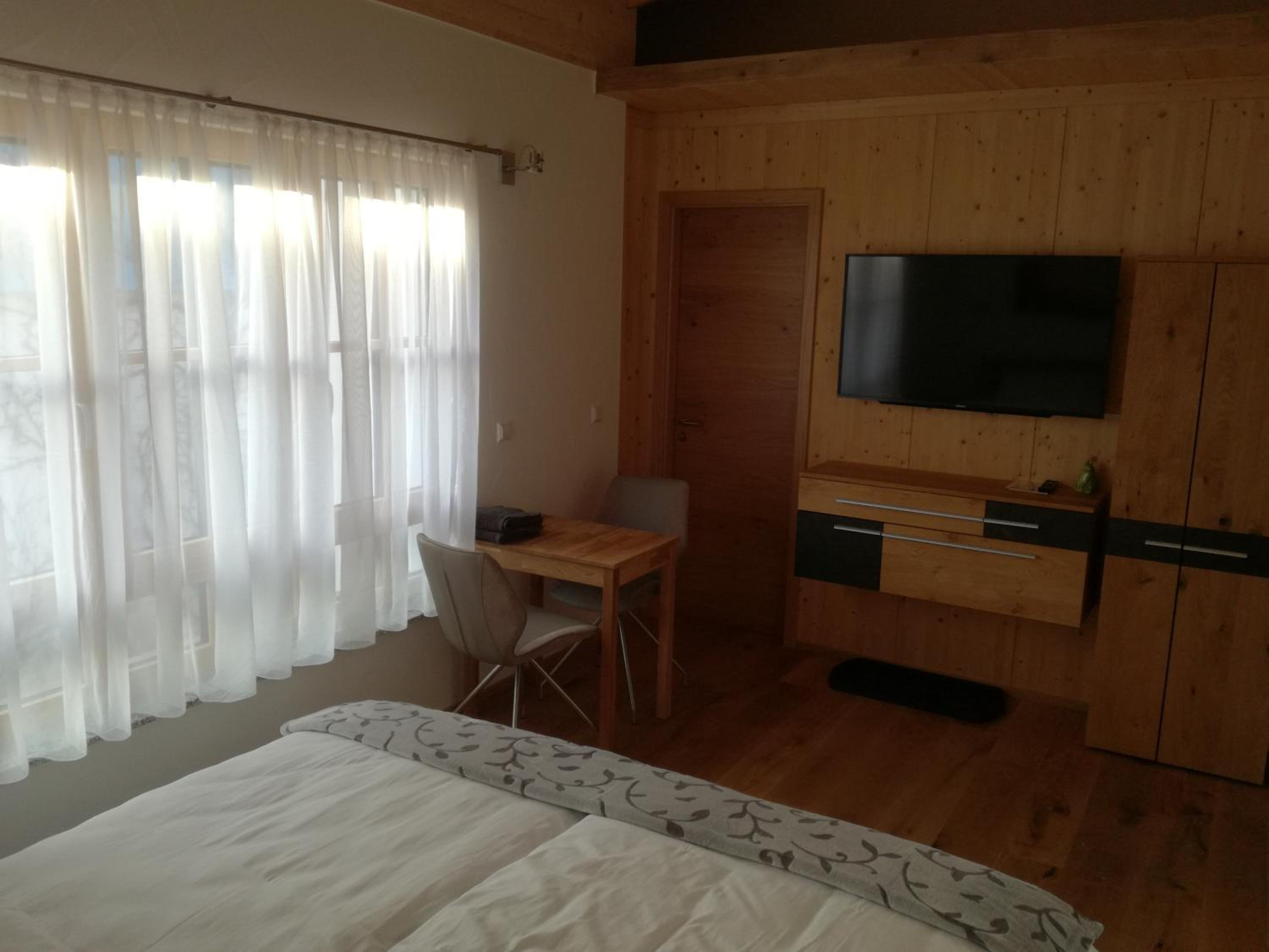 One-Bedroom Apartment photo 3