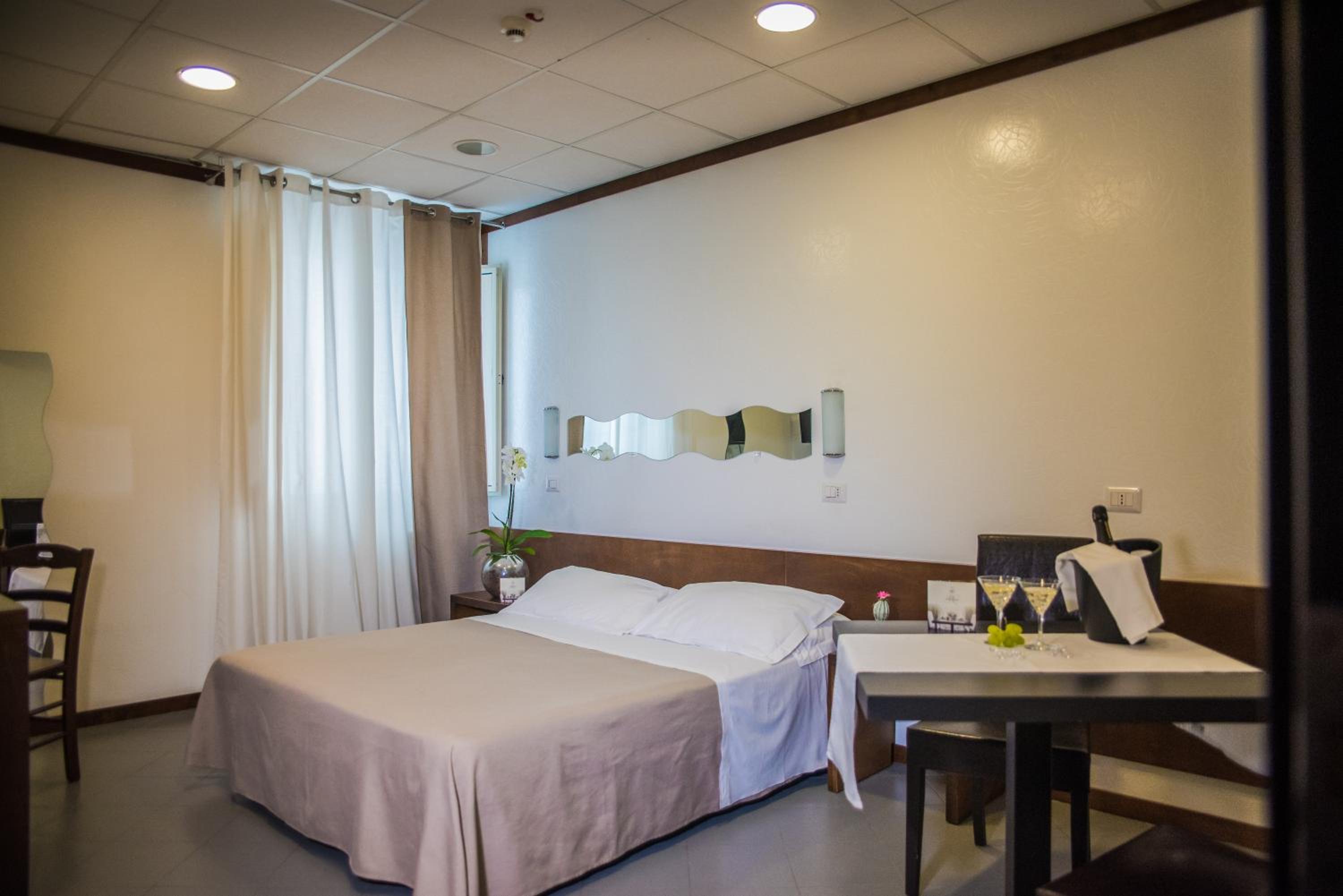 Single Room photo 1