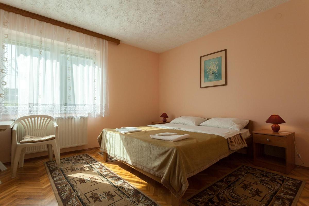 Economy Quadruple Room with Shared Bathroom