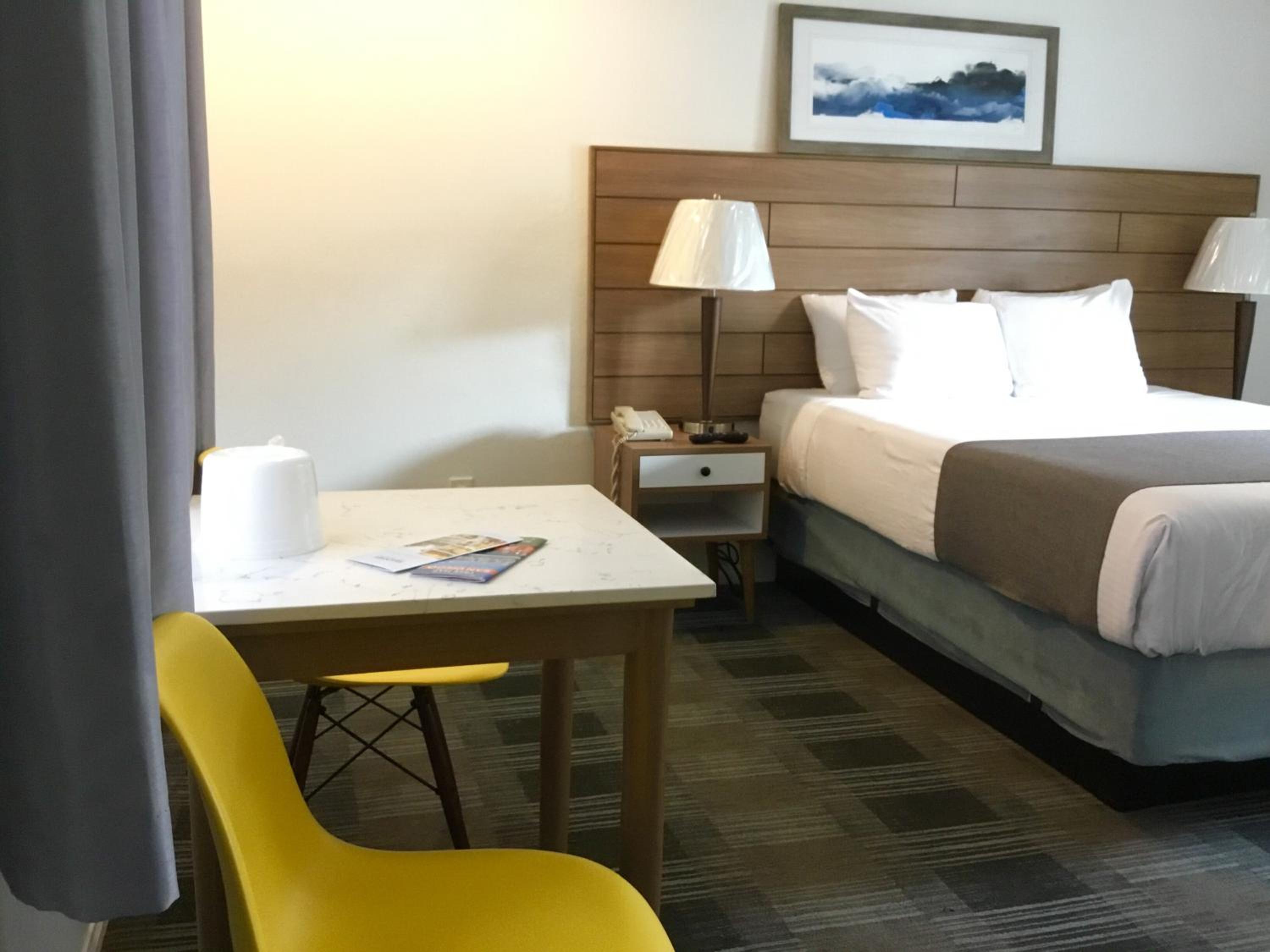 Queen Room photo 1