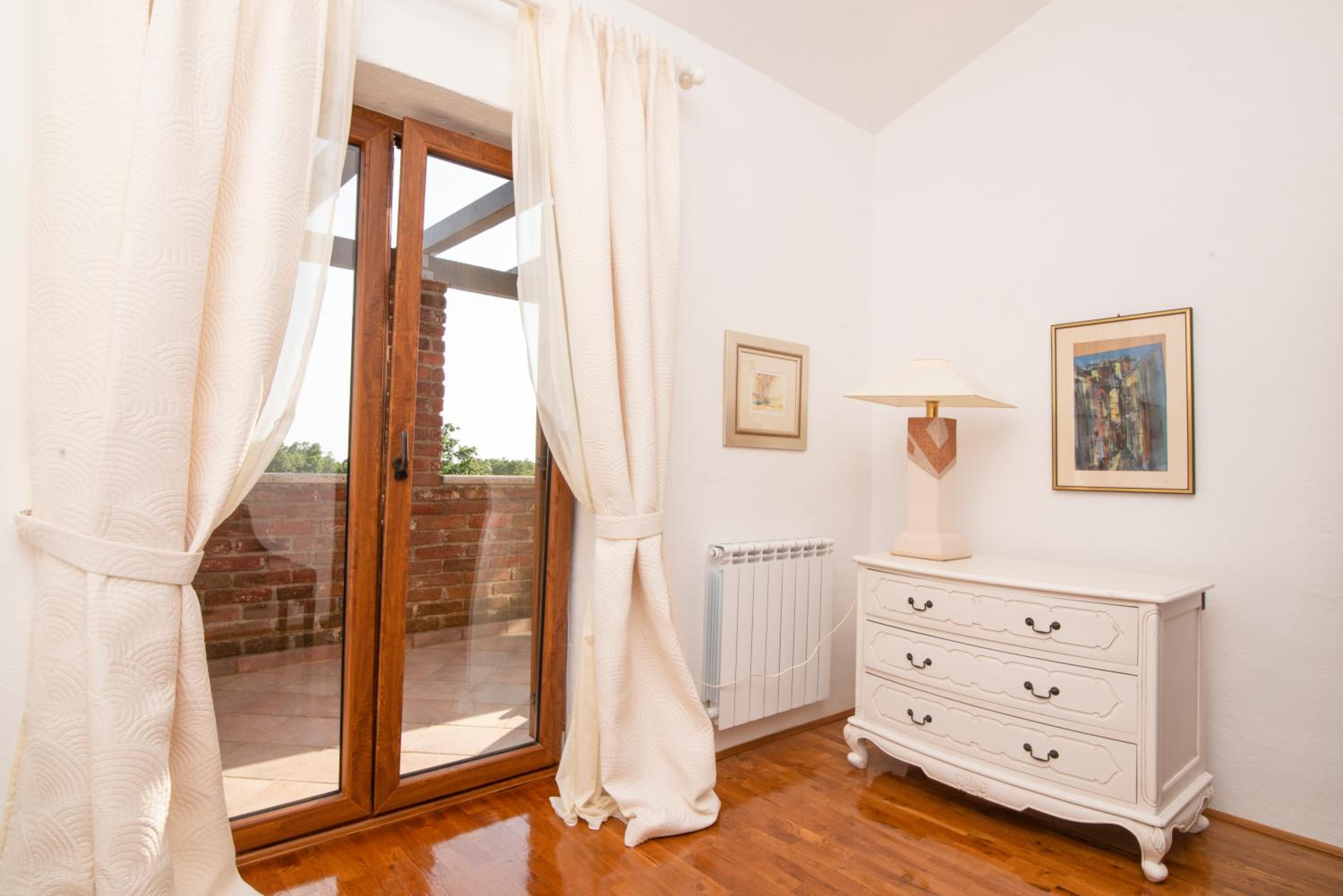 Villa photo 1