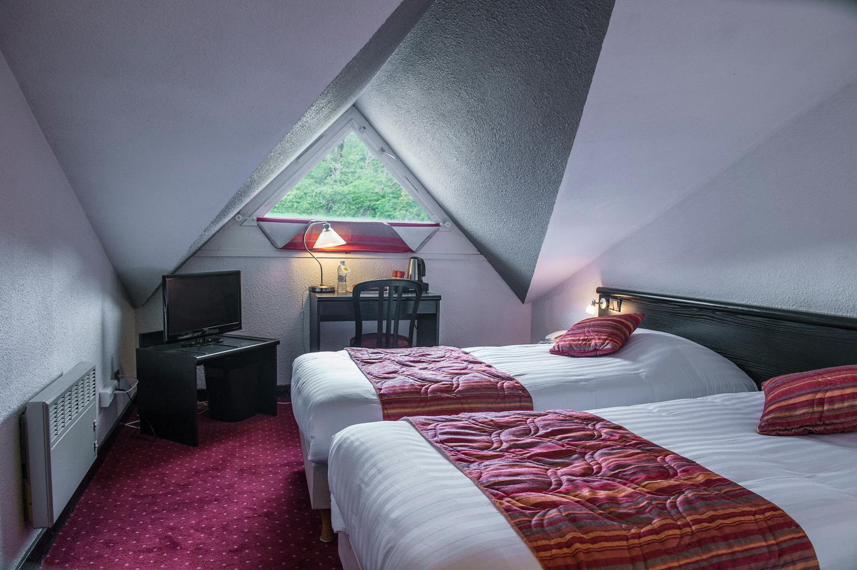 Attic Economy Twin Room