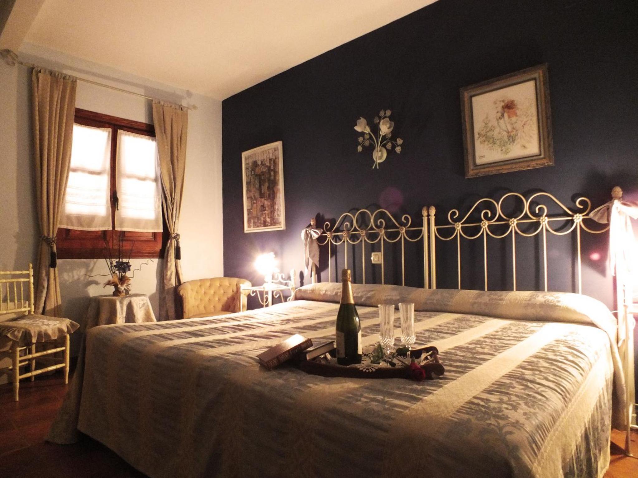 Double or Twin Room - Photo 10