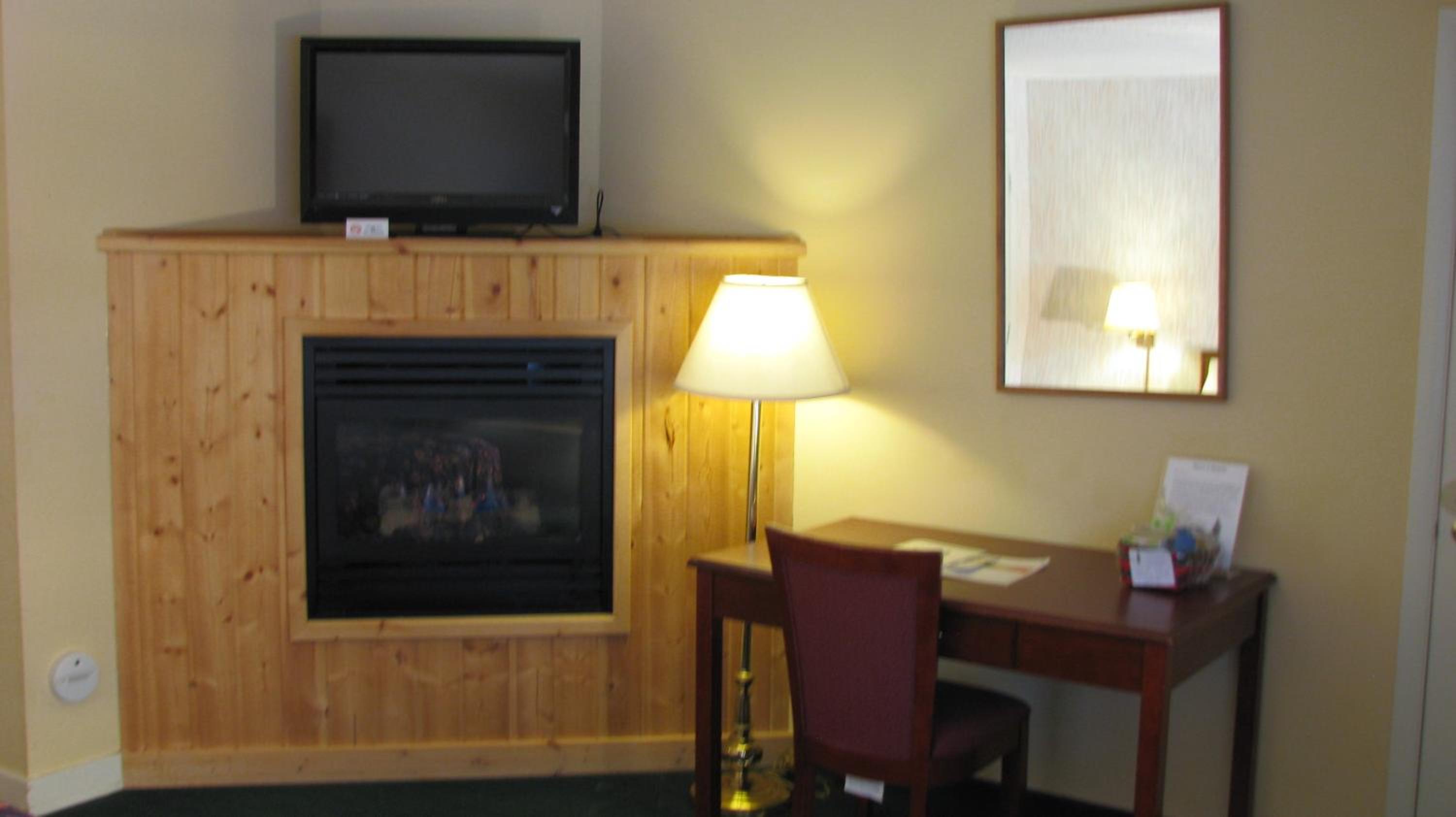 King Room with Kitchenette - Photo 8