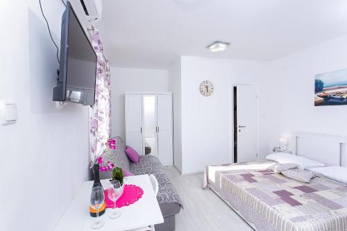 Apartment photo 3