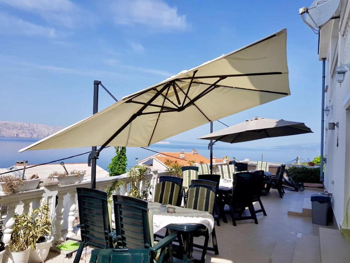 One-Bedroom Apartment with Sea View photo 1