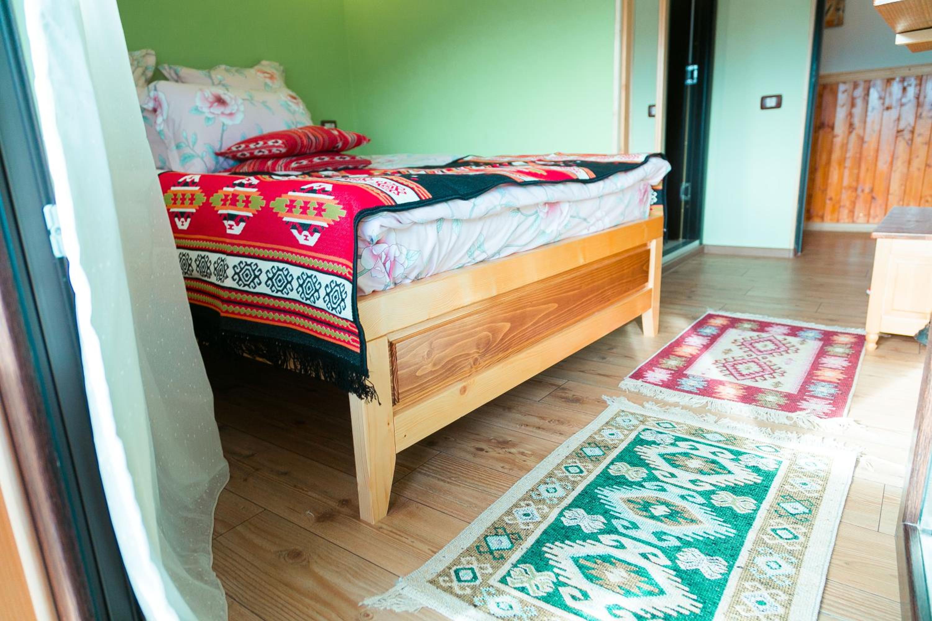 Double Room with Private Bathroom - Photo 7