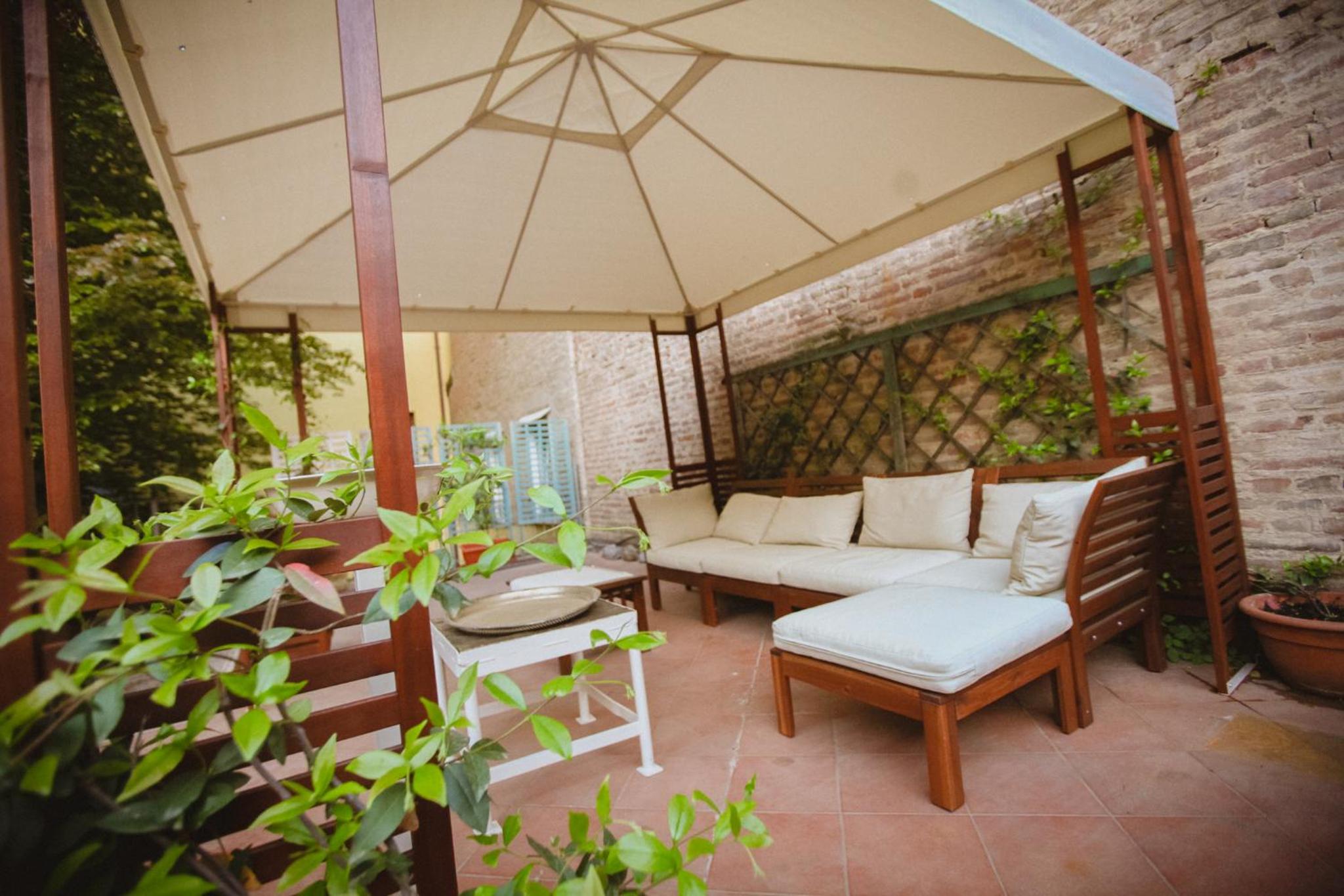 Apartment with Terrace - Photo 18