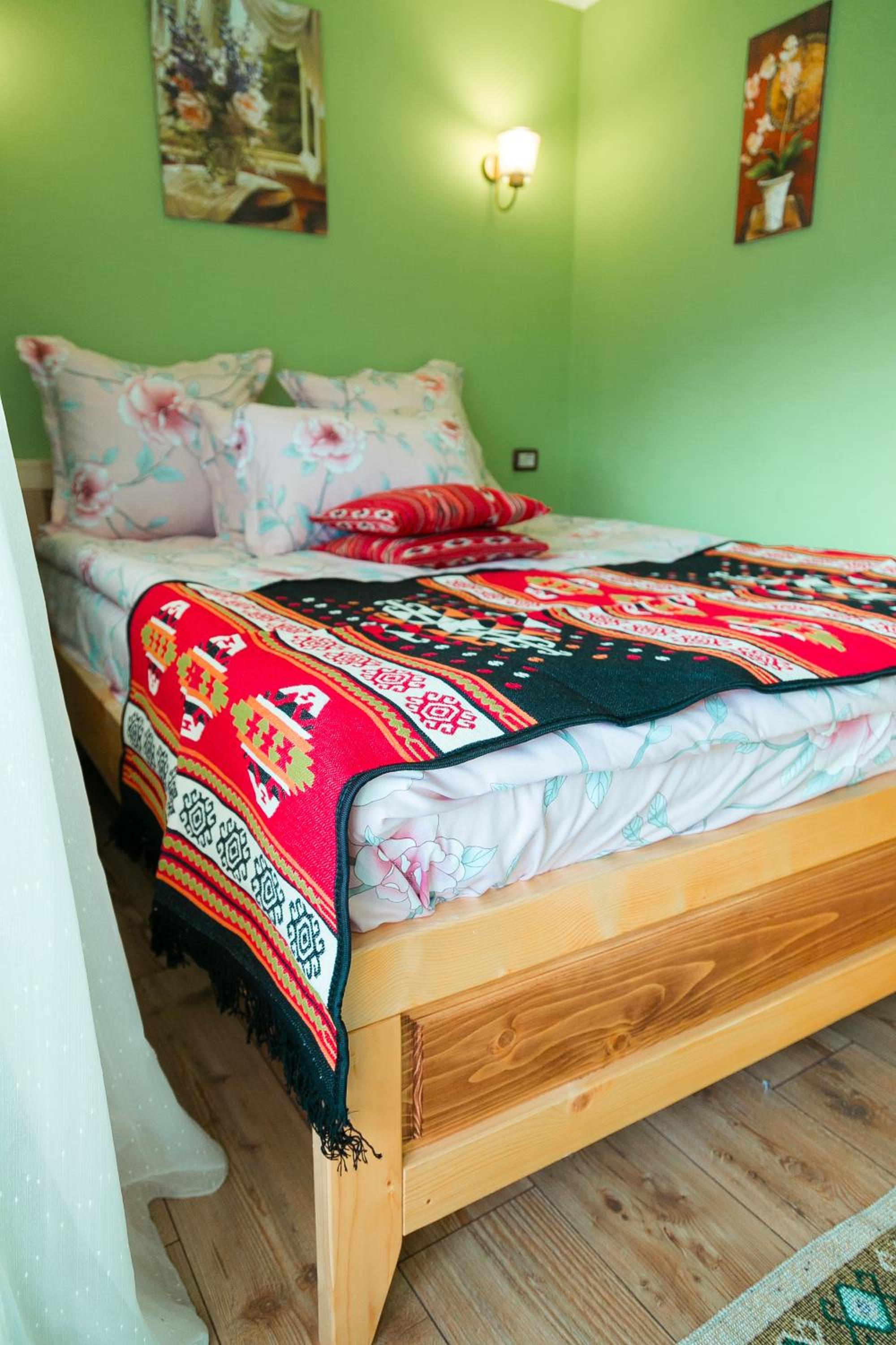 Double Room with Private Bathroom - Photo 4