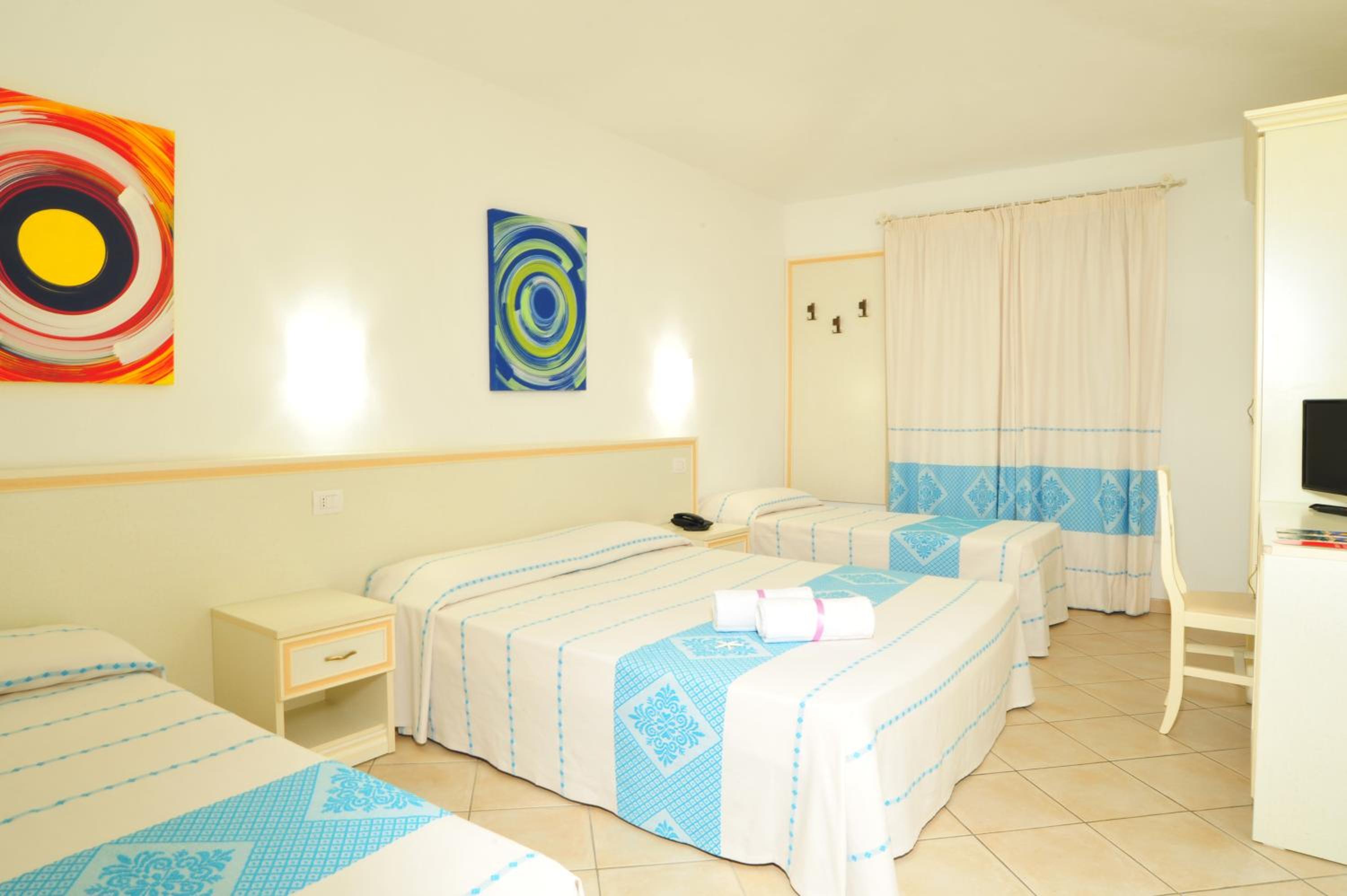 Quadruple Room - Photo 1