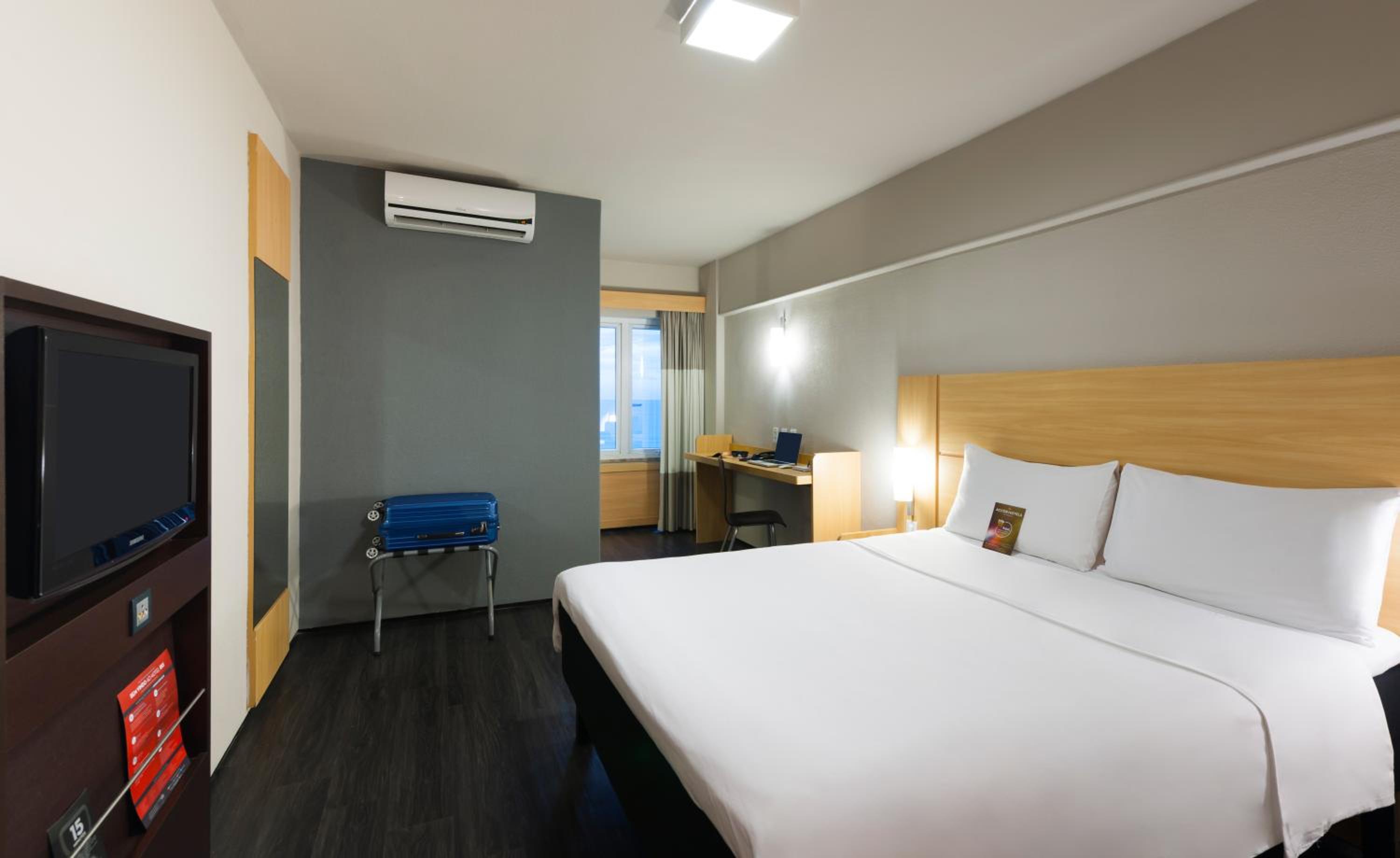 Standard Apartment with Queen Bed photo 3
