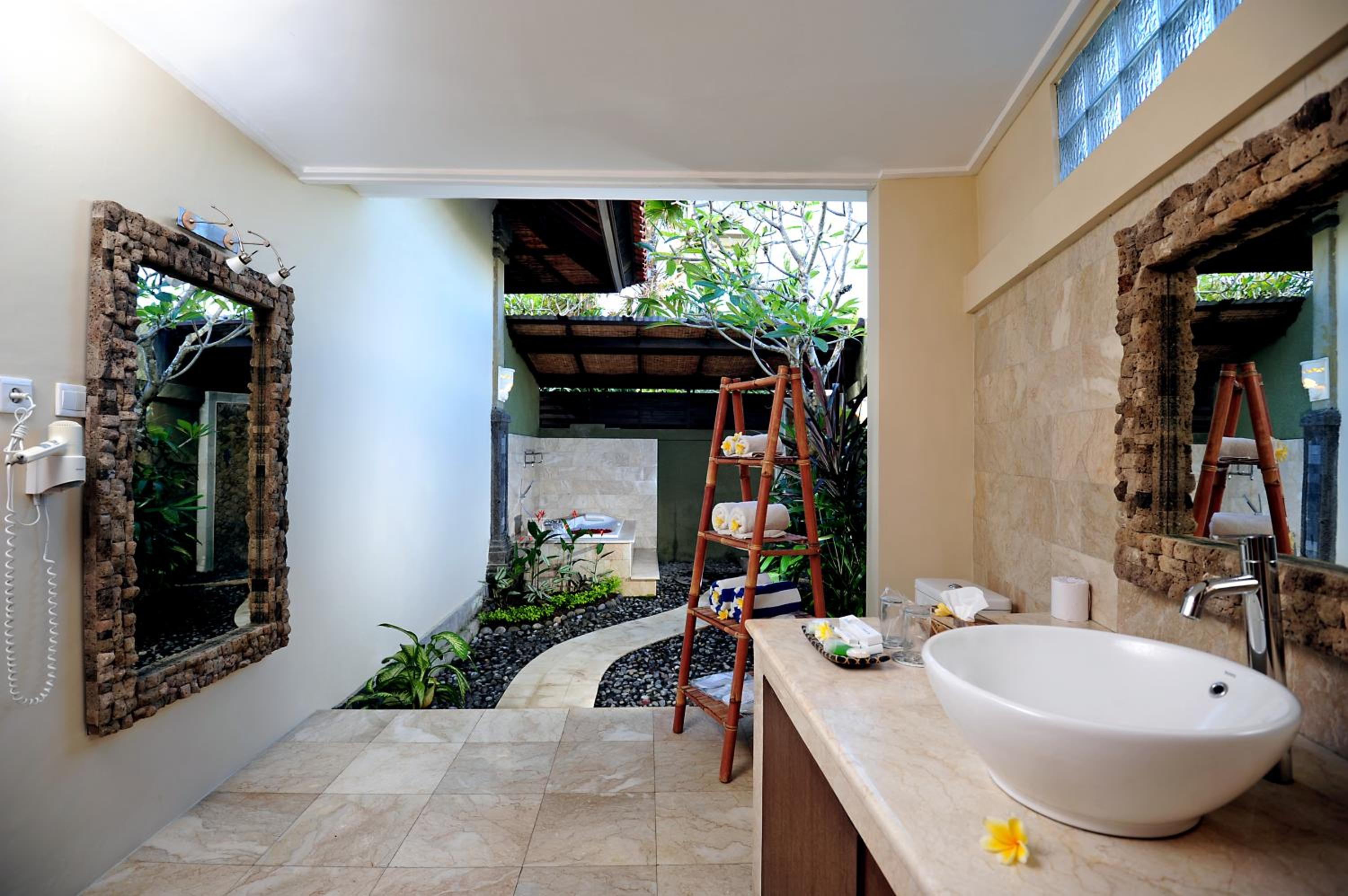 One-Bedroom Villa with Private Pool - Photo 20