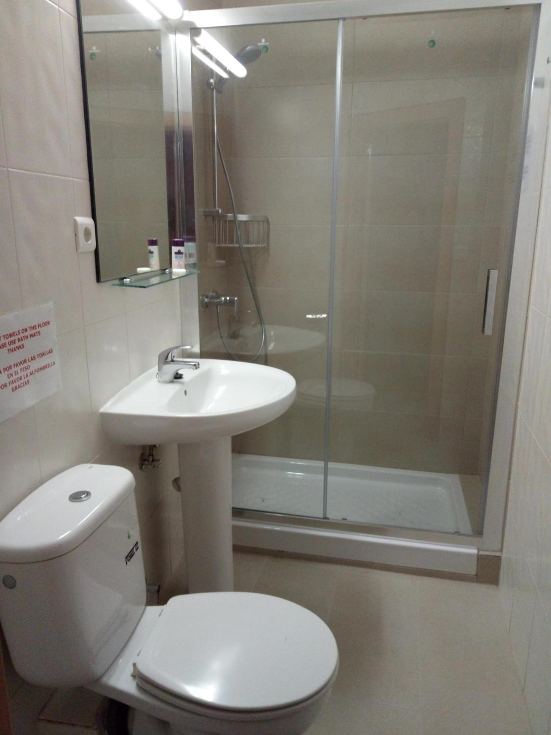 Quadruple Room (4 Adults) photo 2