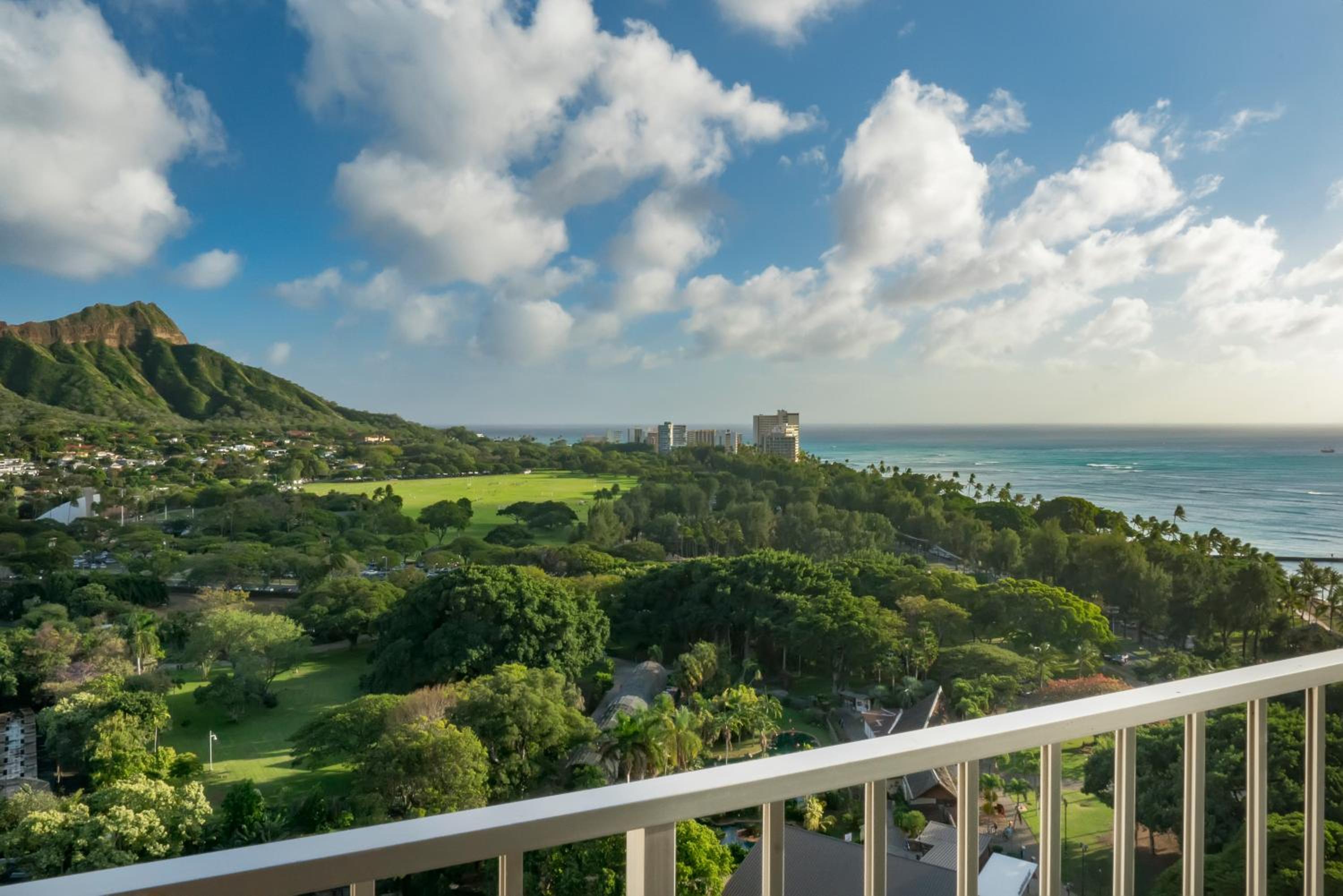 Ocean View Balcony, King thumbnail 5