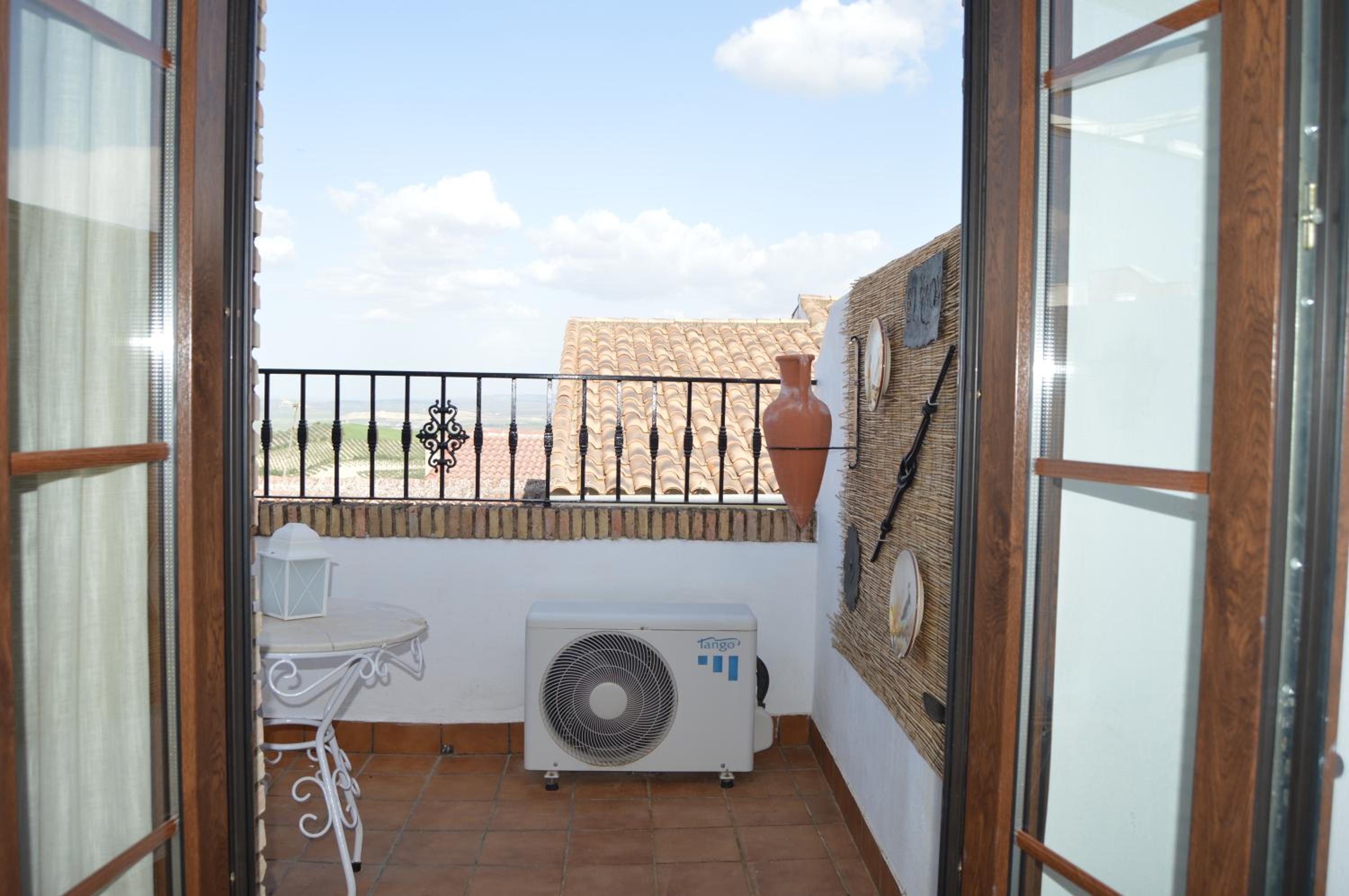 Apartment with Terrace - Photo 12