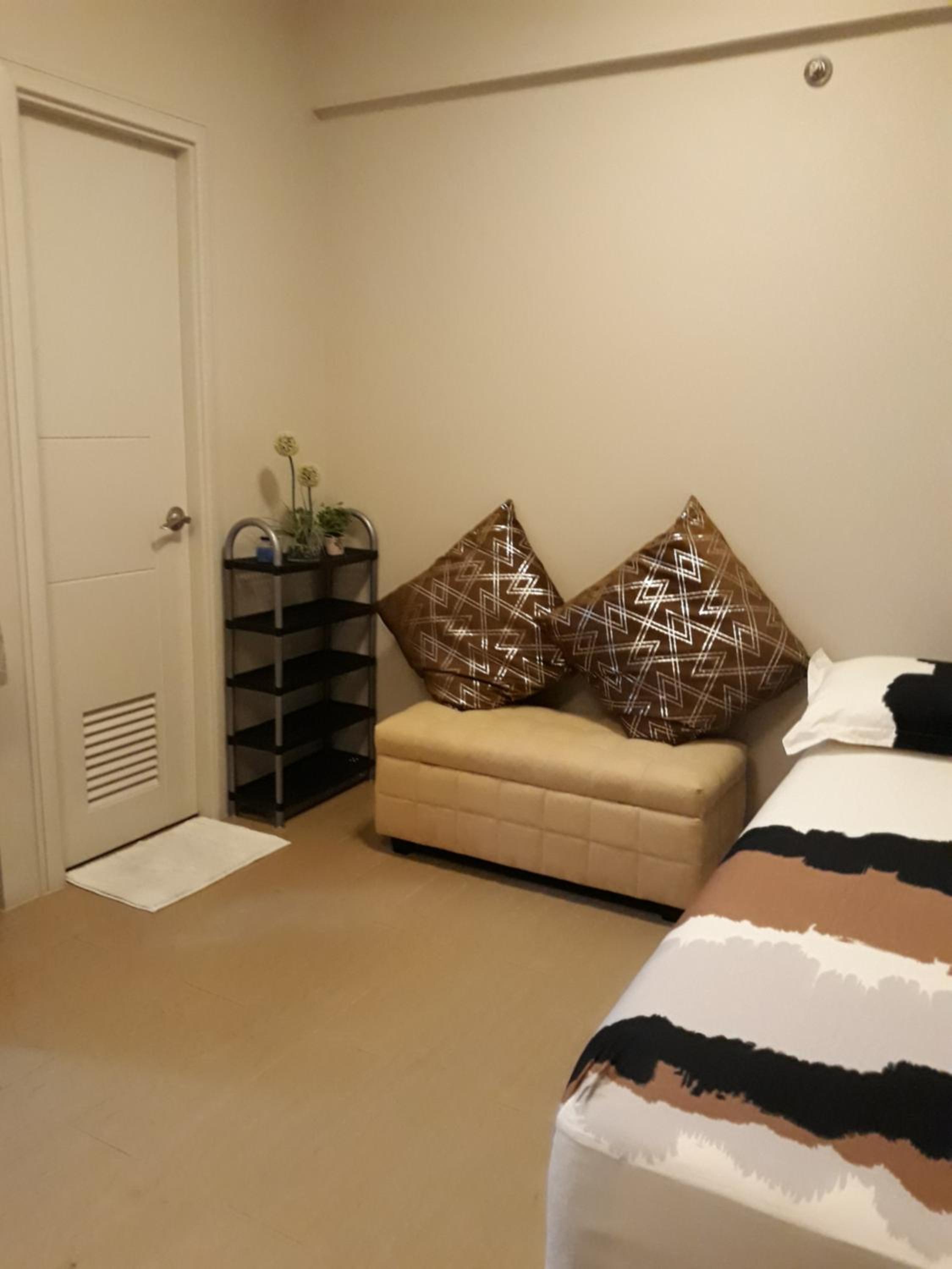 Studio Apartment - Photo 19