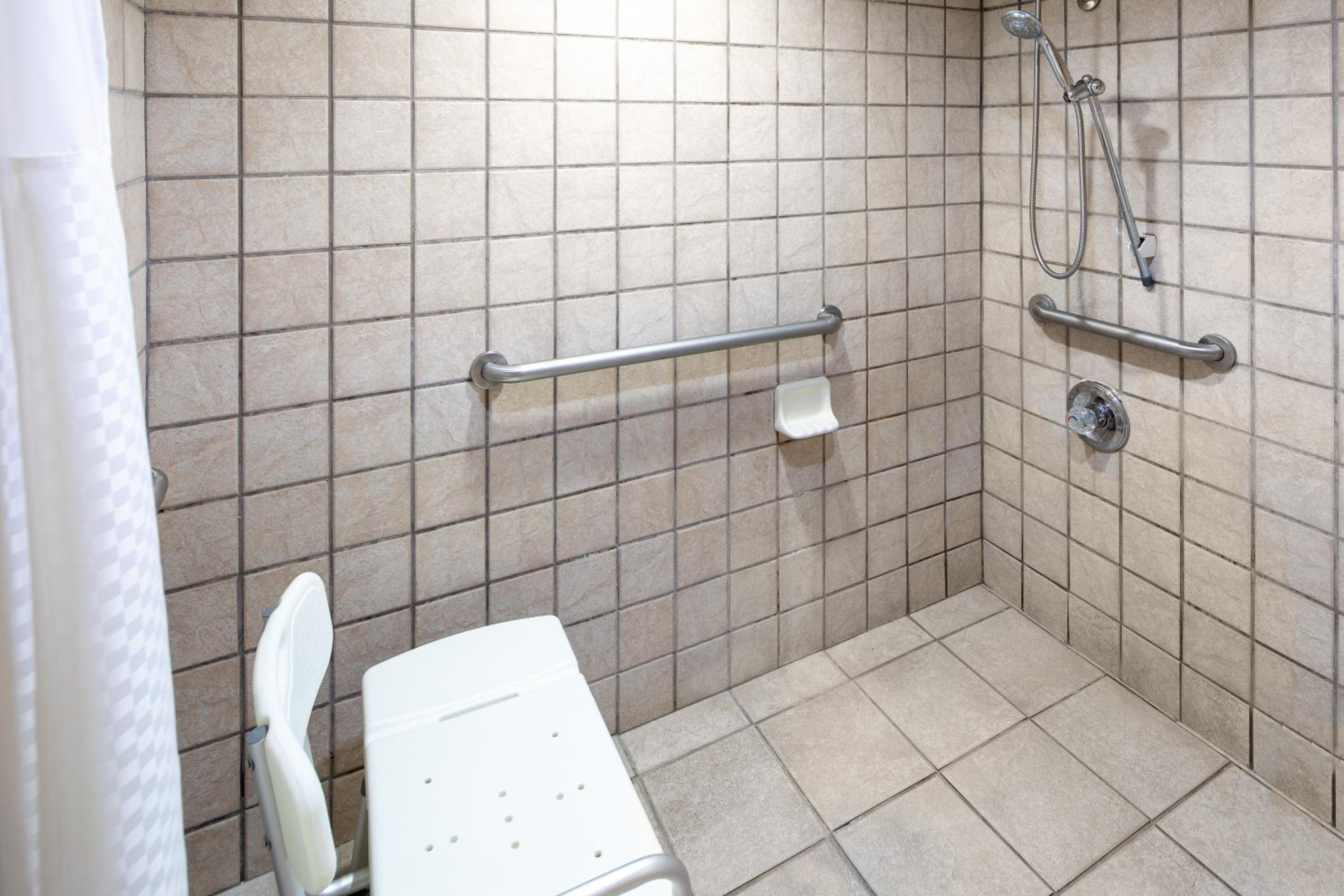 King Room - Disability Access/Non-Smoking - Photo 2