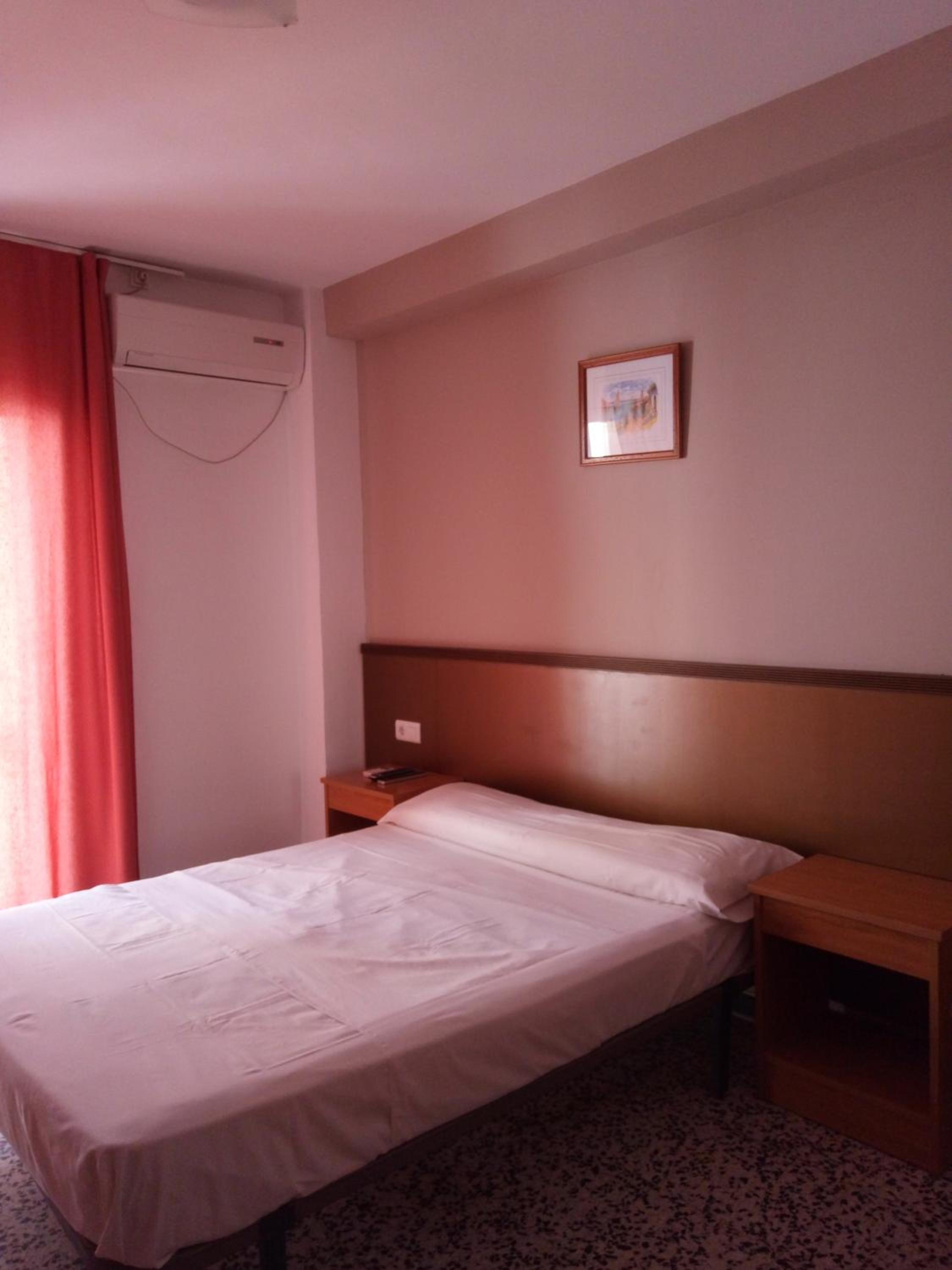Single Room photo 3