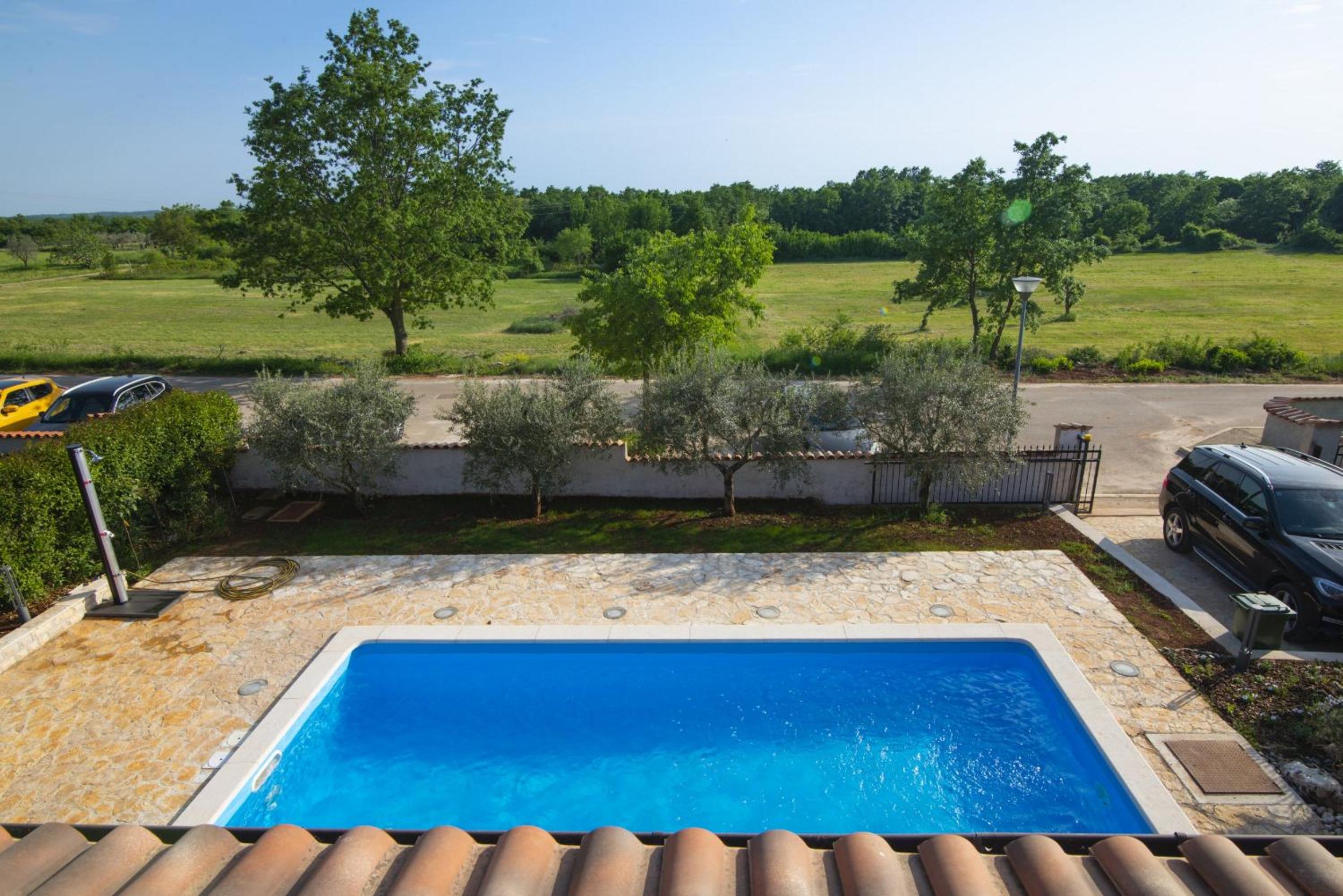 Villa photo 2