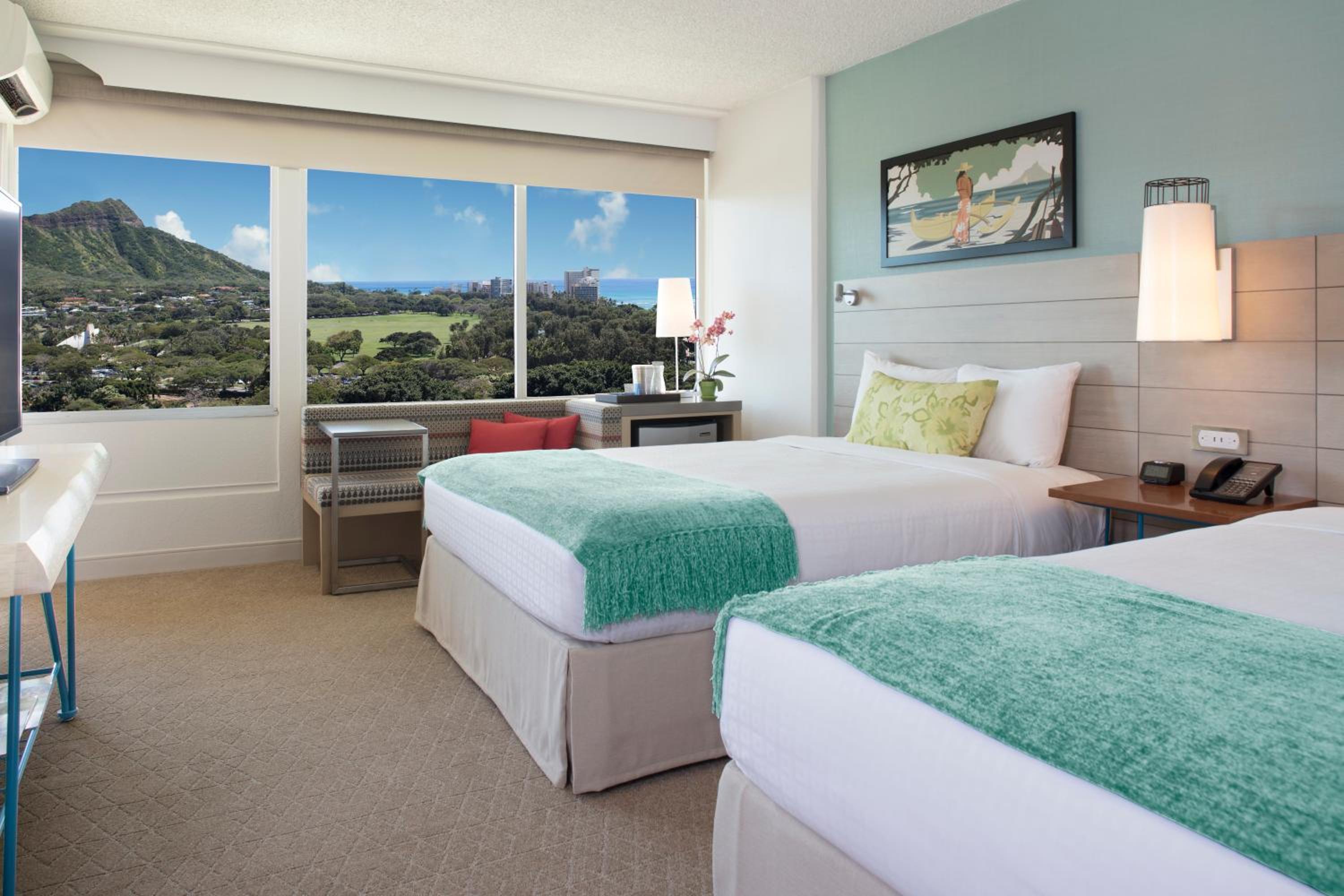 Diamond Head View Balcony, Queen Queen