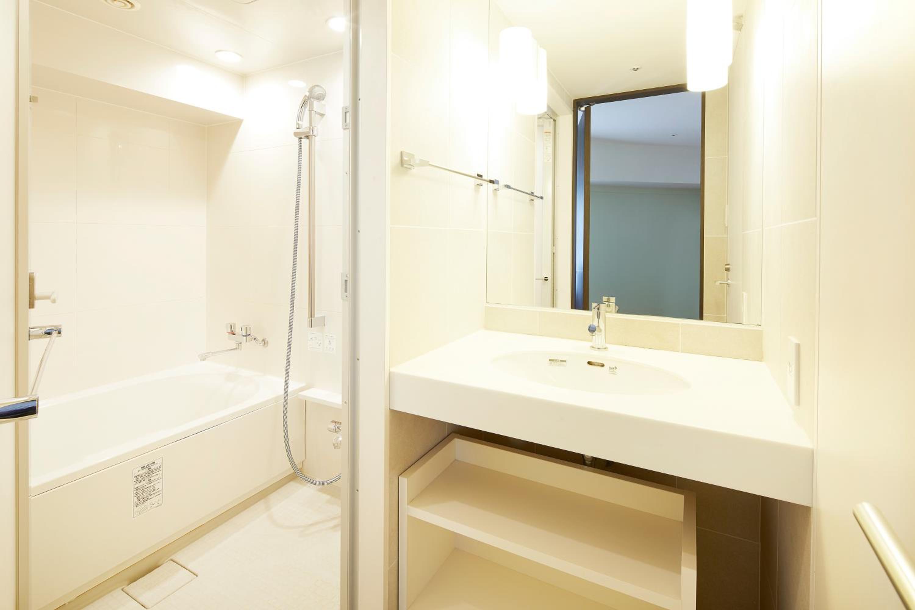 Premier Twin Room - Non-Smoking photo 3