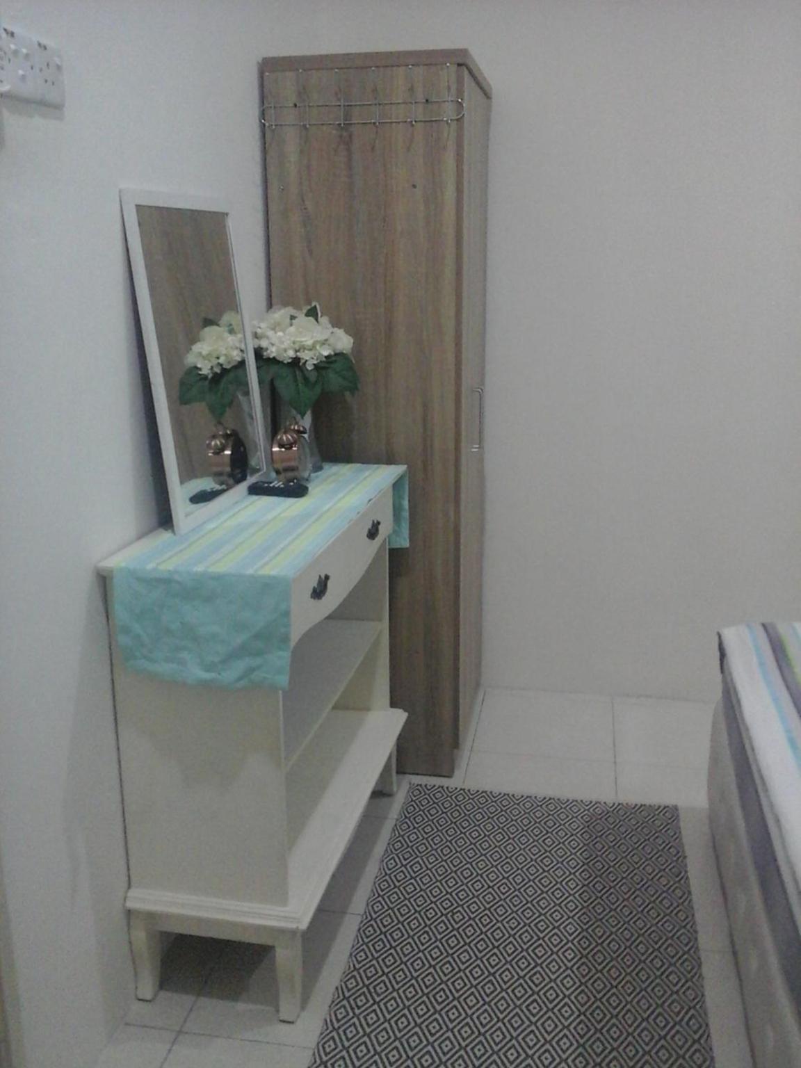 Three-Bedroom House photo 3