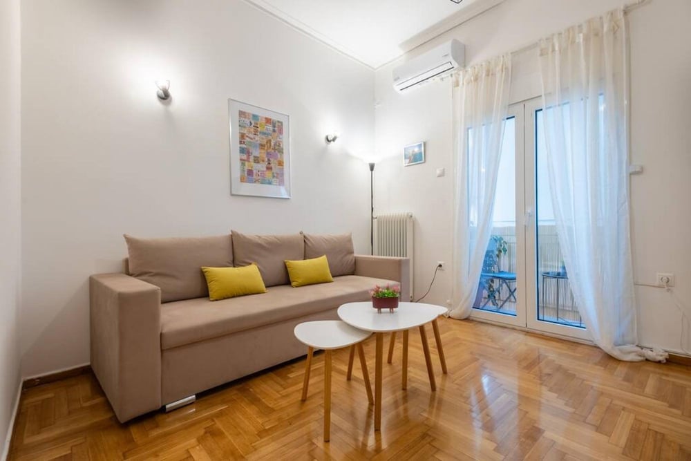 Apartment photo 2