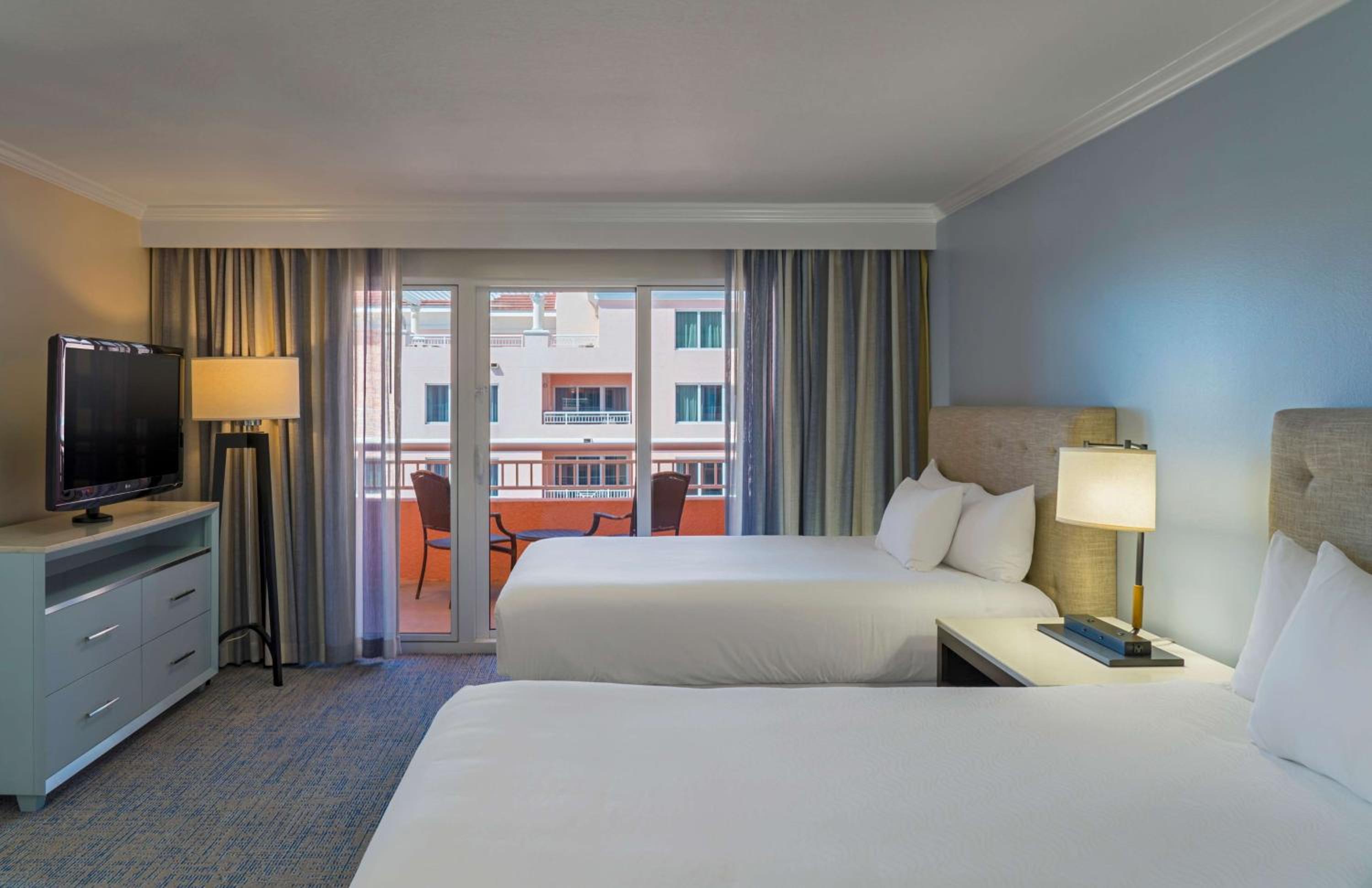 Deluxe Queen Room with Two Queen Beds with Kitchenette and Partial Ocean View - Photo 2