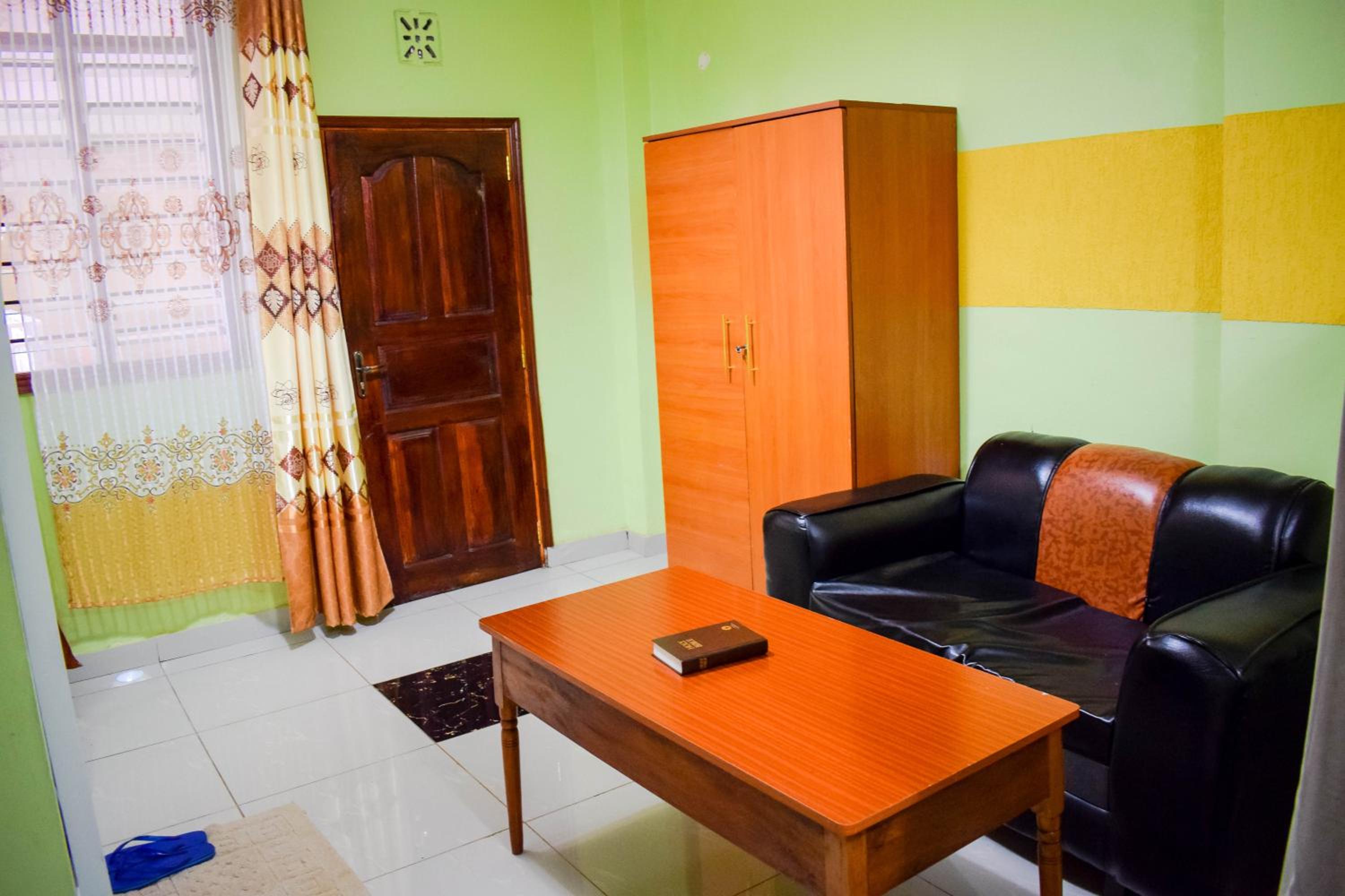 Standard Twin Room photo 3