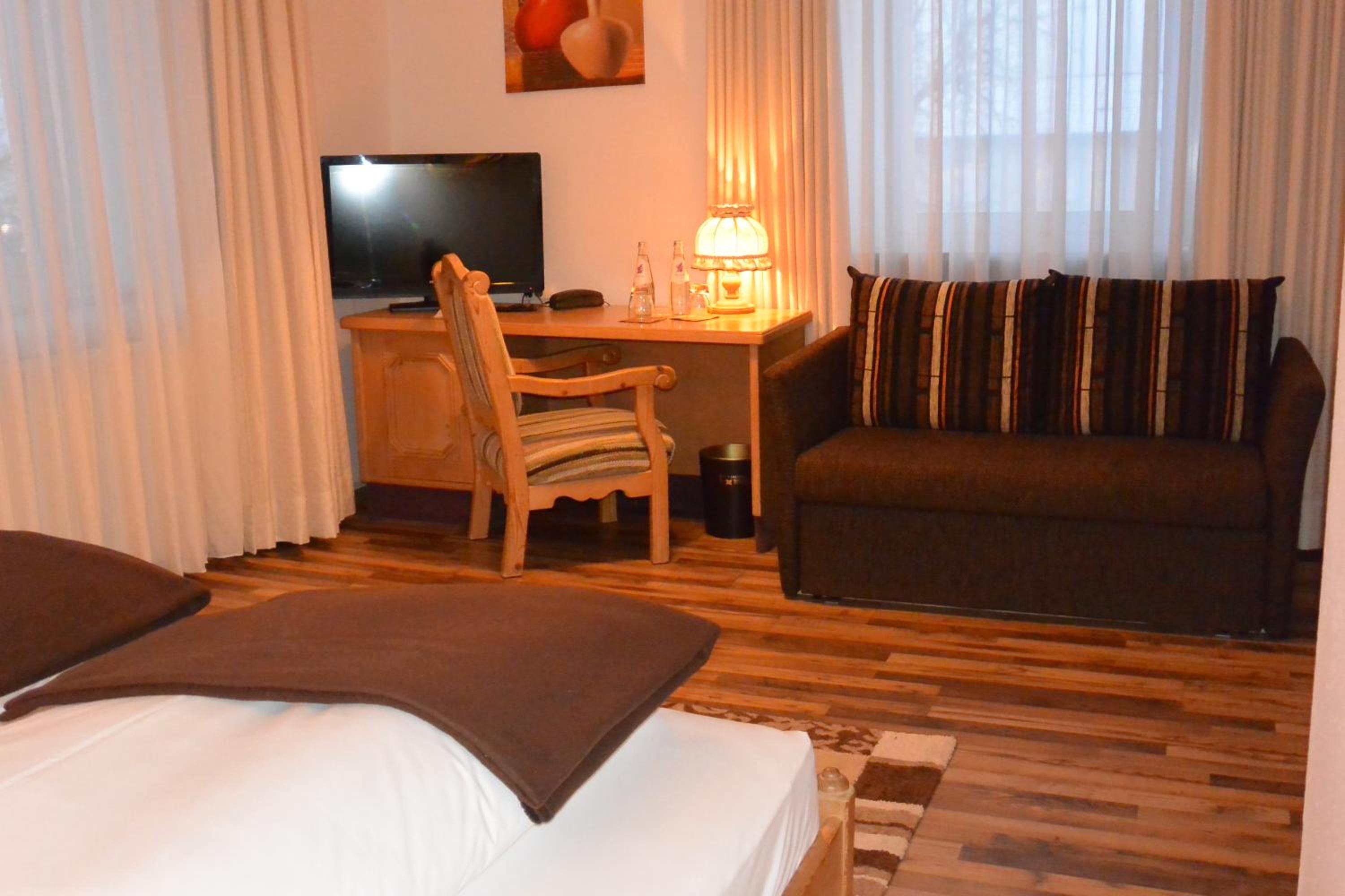 Double Room - Photo 10