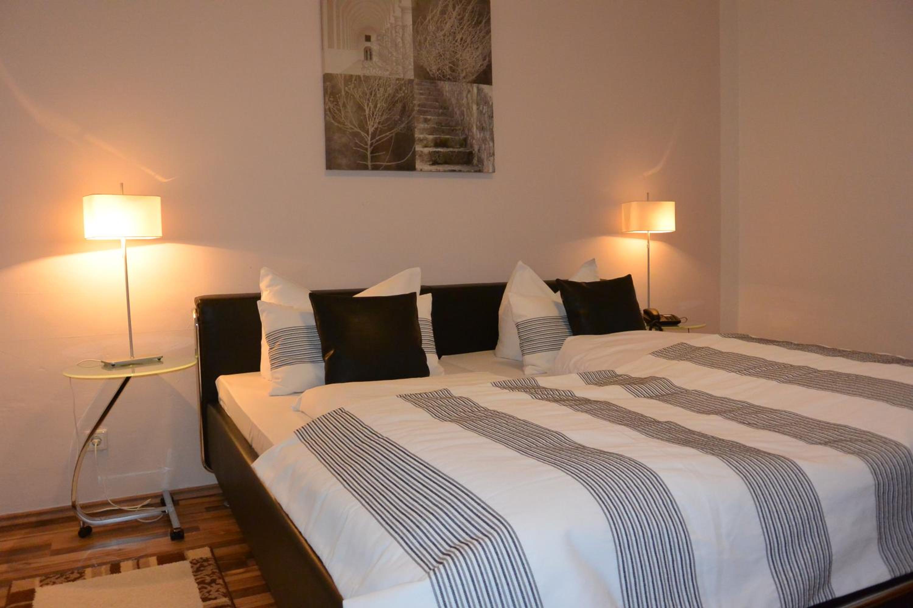 Double Room - Photo 4