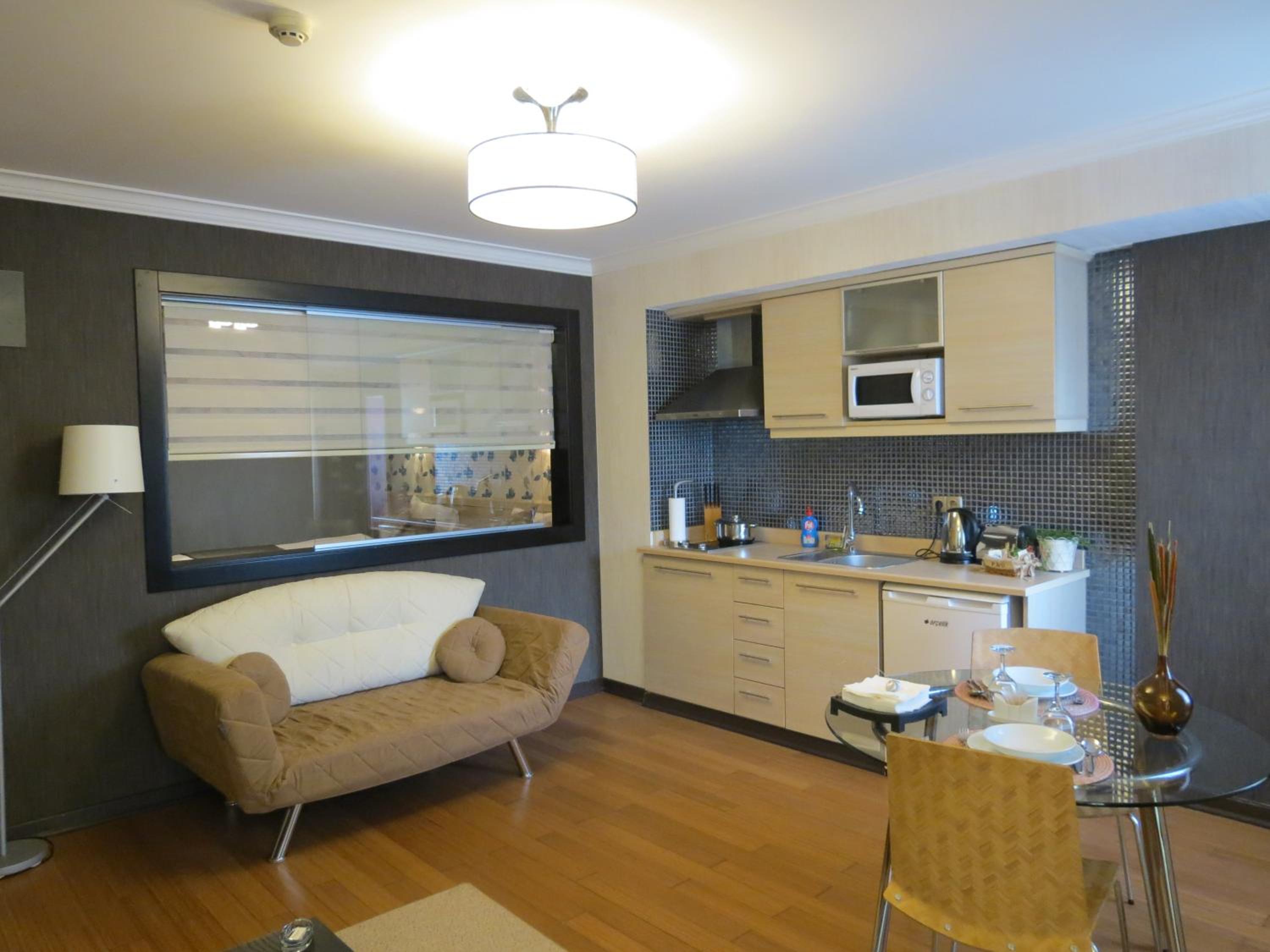 Senior Suite - Photo 12